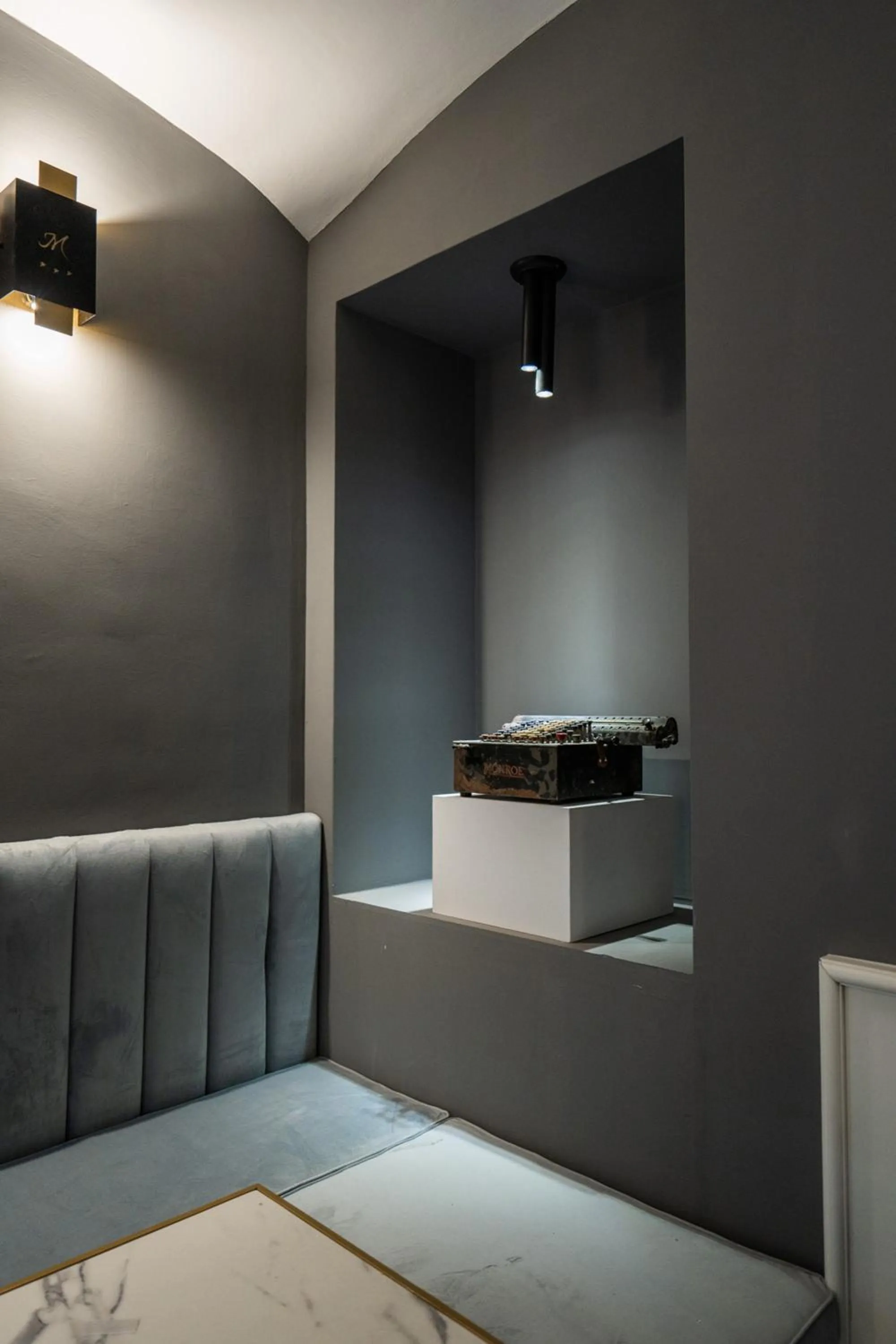 Decorative detail in Relais Manzoni