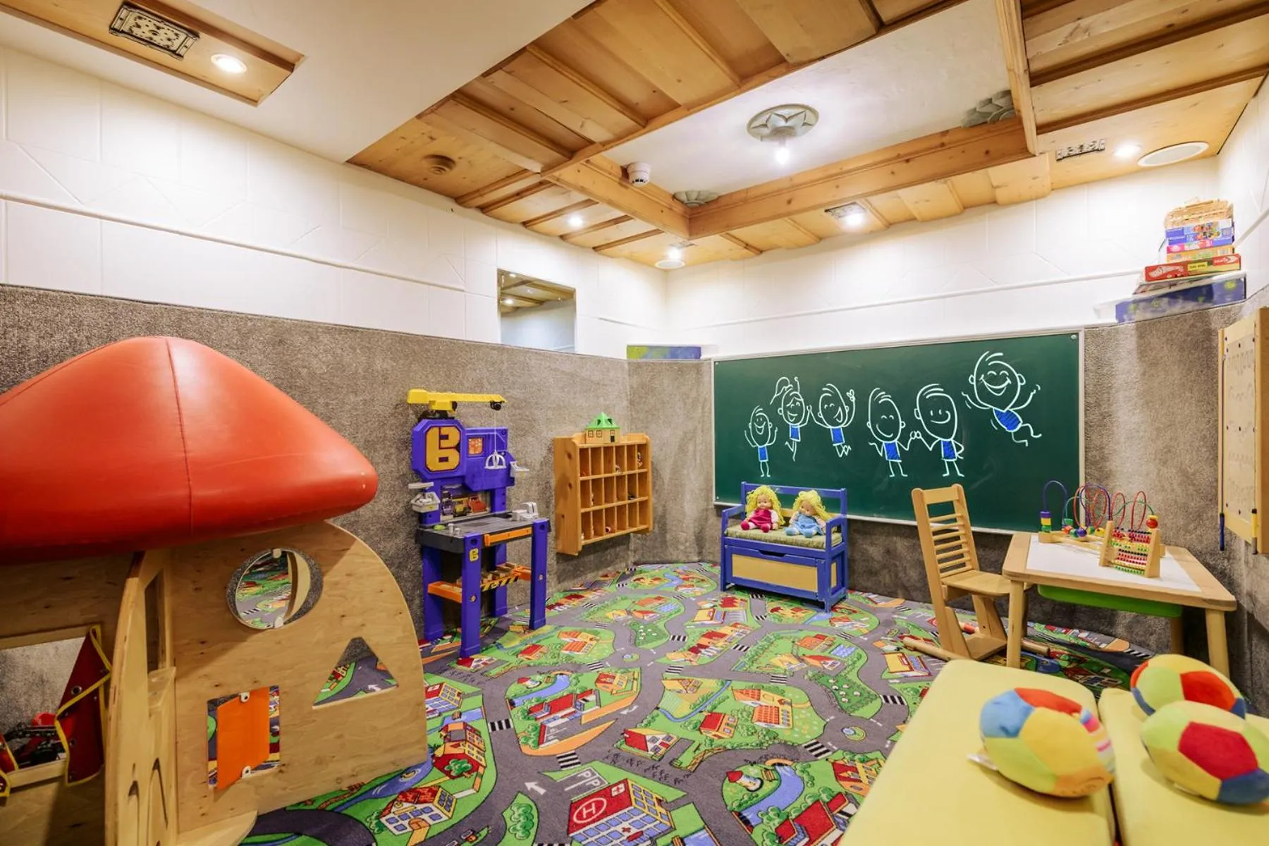 Game Room in Berghotel Hauserbauer