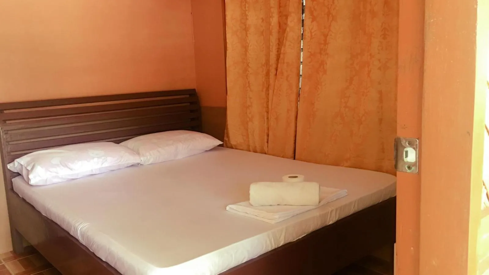 Bed in Westpoint Inn