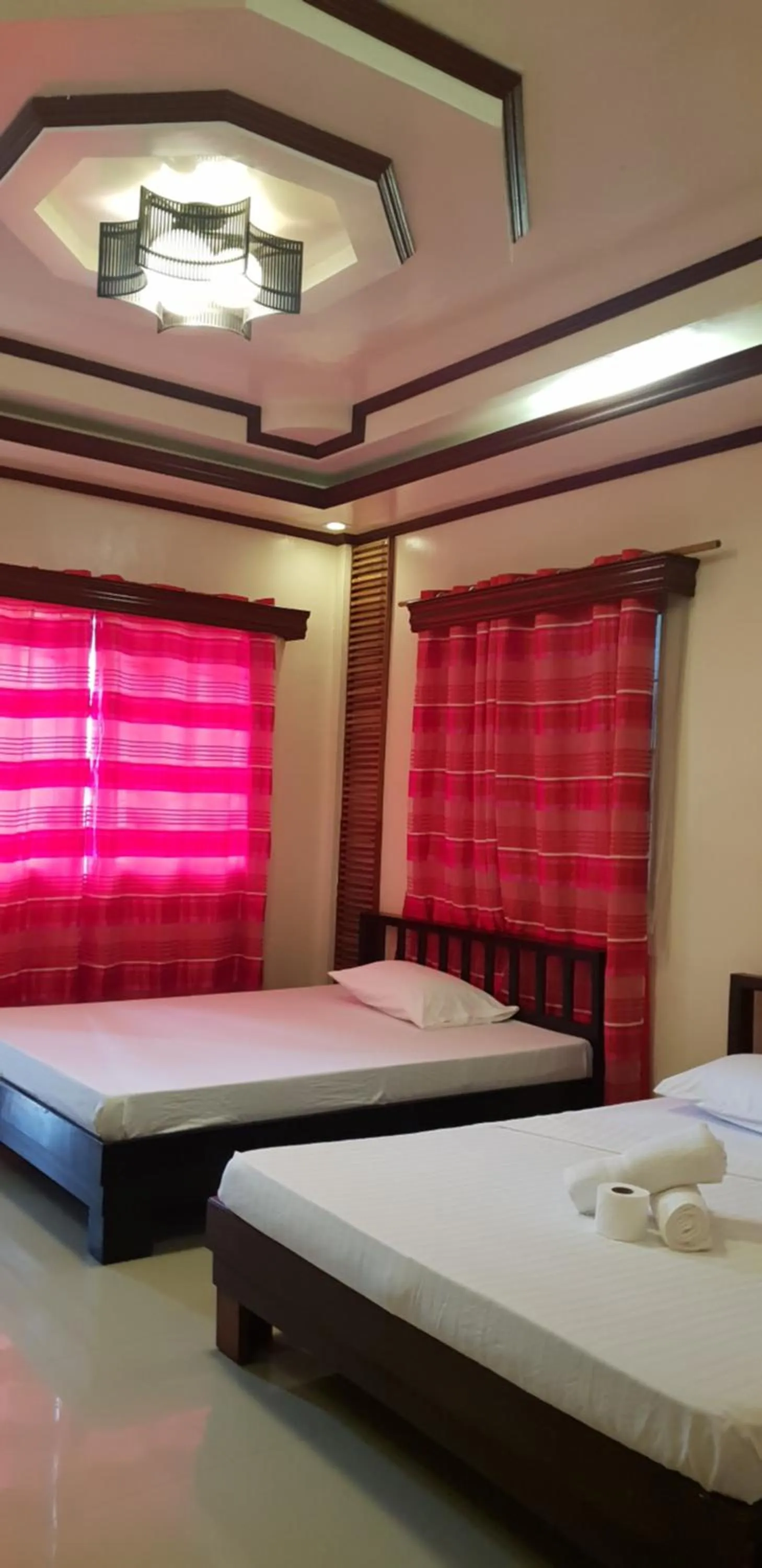 Bed in Westpoint Inn