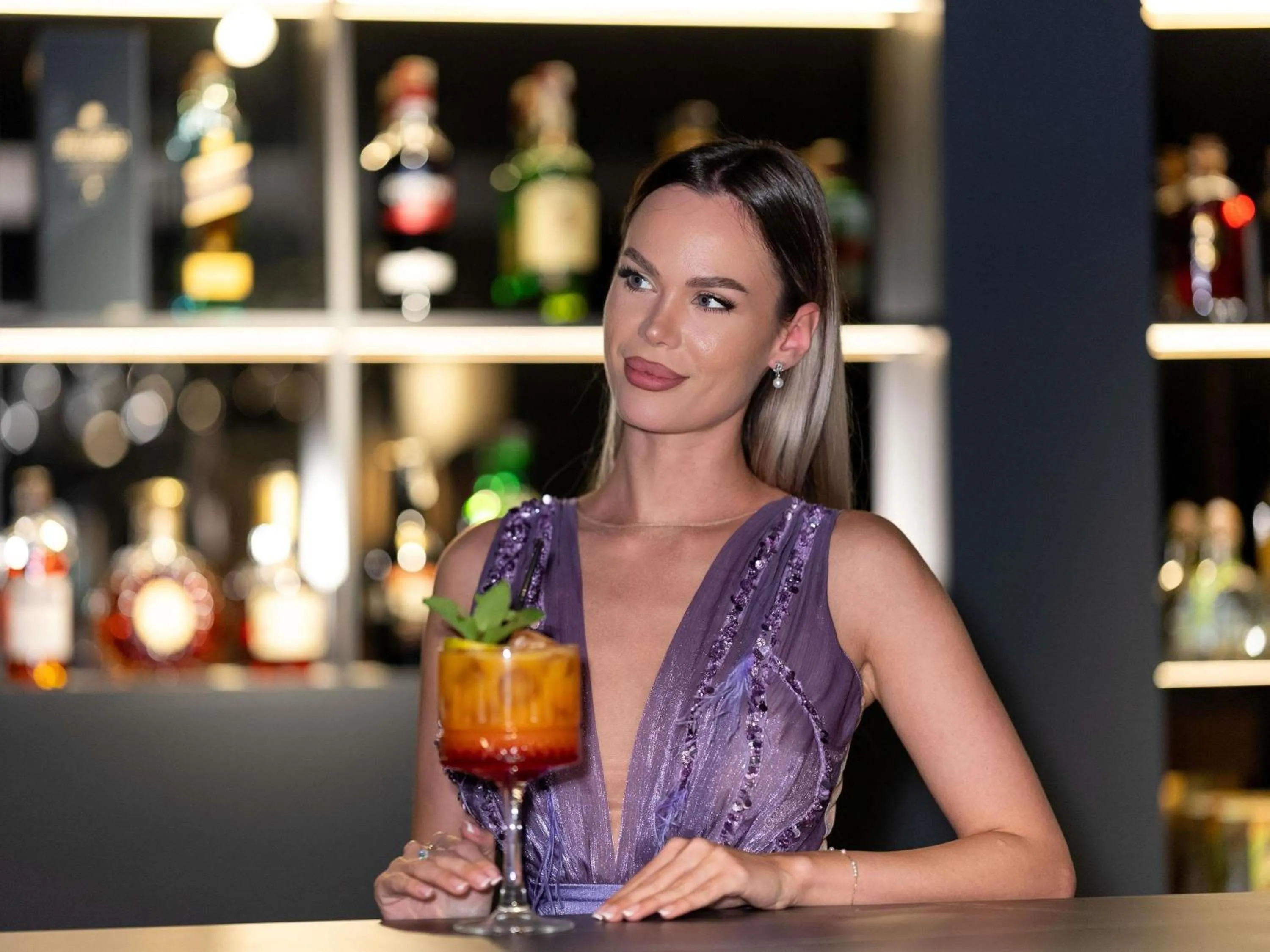 Lounge or bar in Bucharest Unirii Square - Handwritten Collection