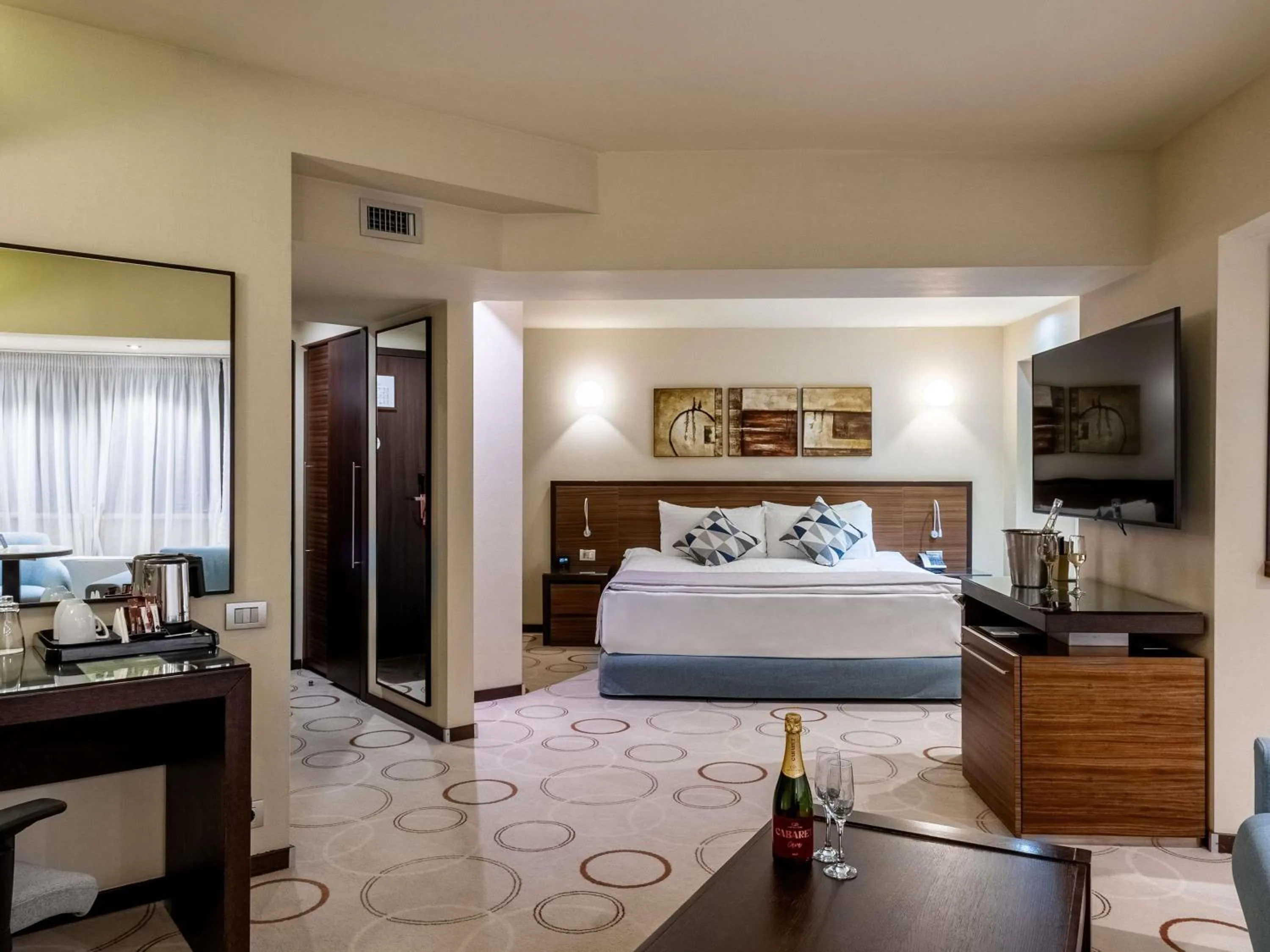 Bedroom, Bed in Bucharest Unirii Square - Handwritten Collection