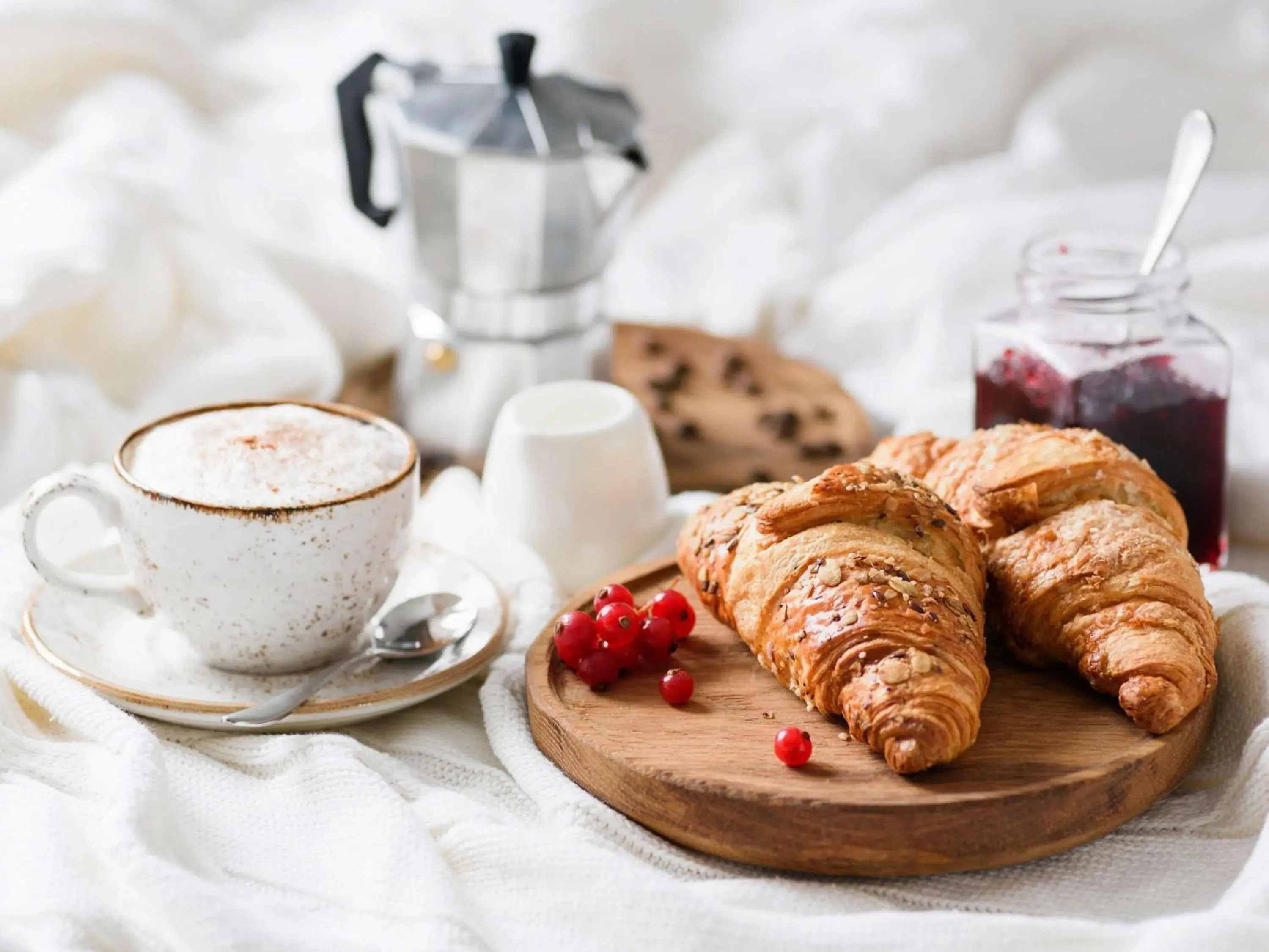 Breakfast in Bucharest Unirii Square - Handwritten Collection Breakfast in Bucharest Unirii Square - Handwritten Collection