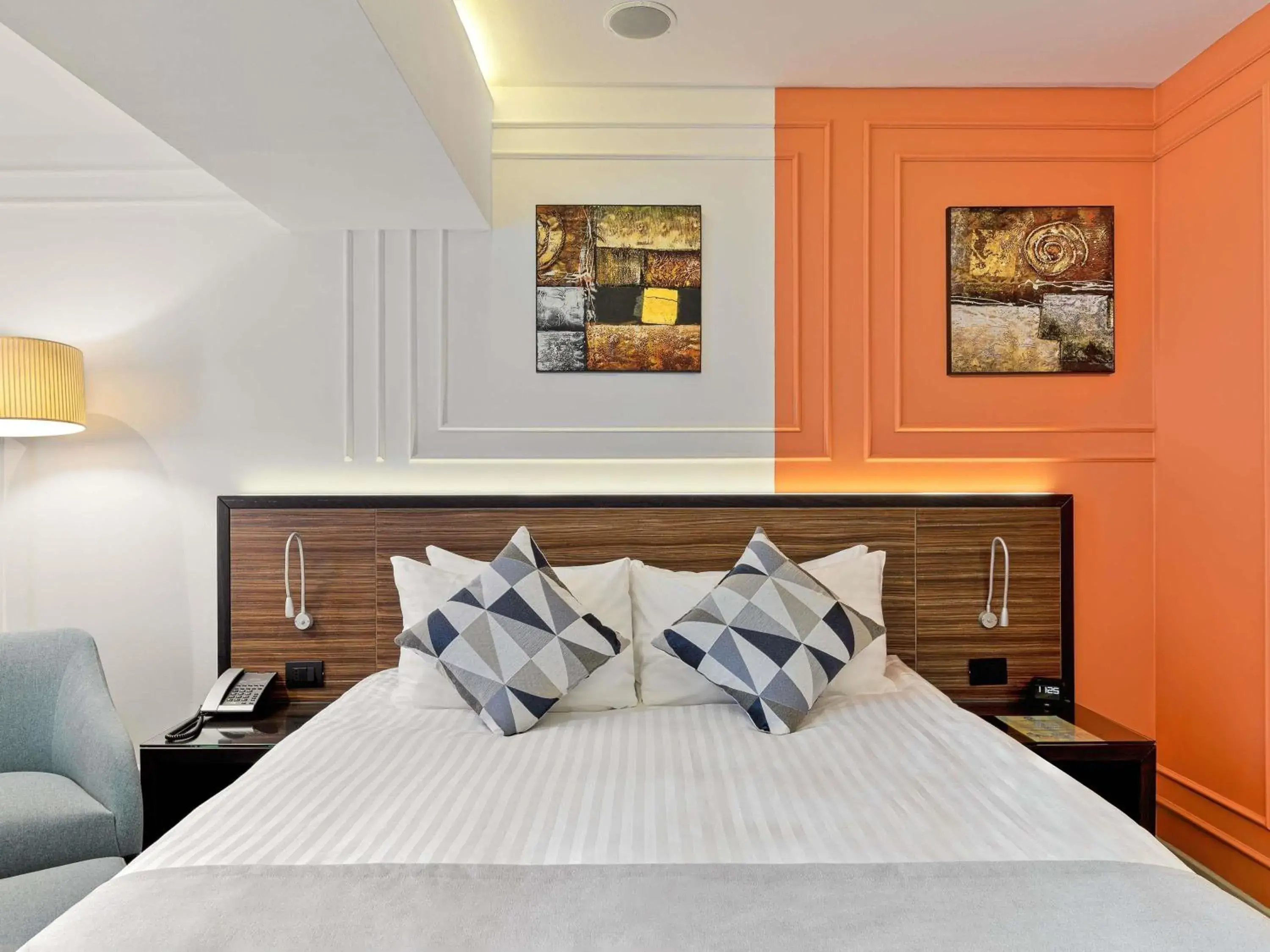 Bedroom, Bed in Bucharest Unirii Square - Handwritten Collection Bedroom, Bed in Bucharest Unirii Square - Handwritten Collection