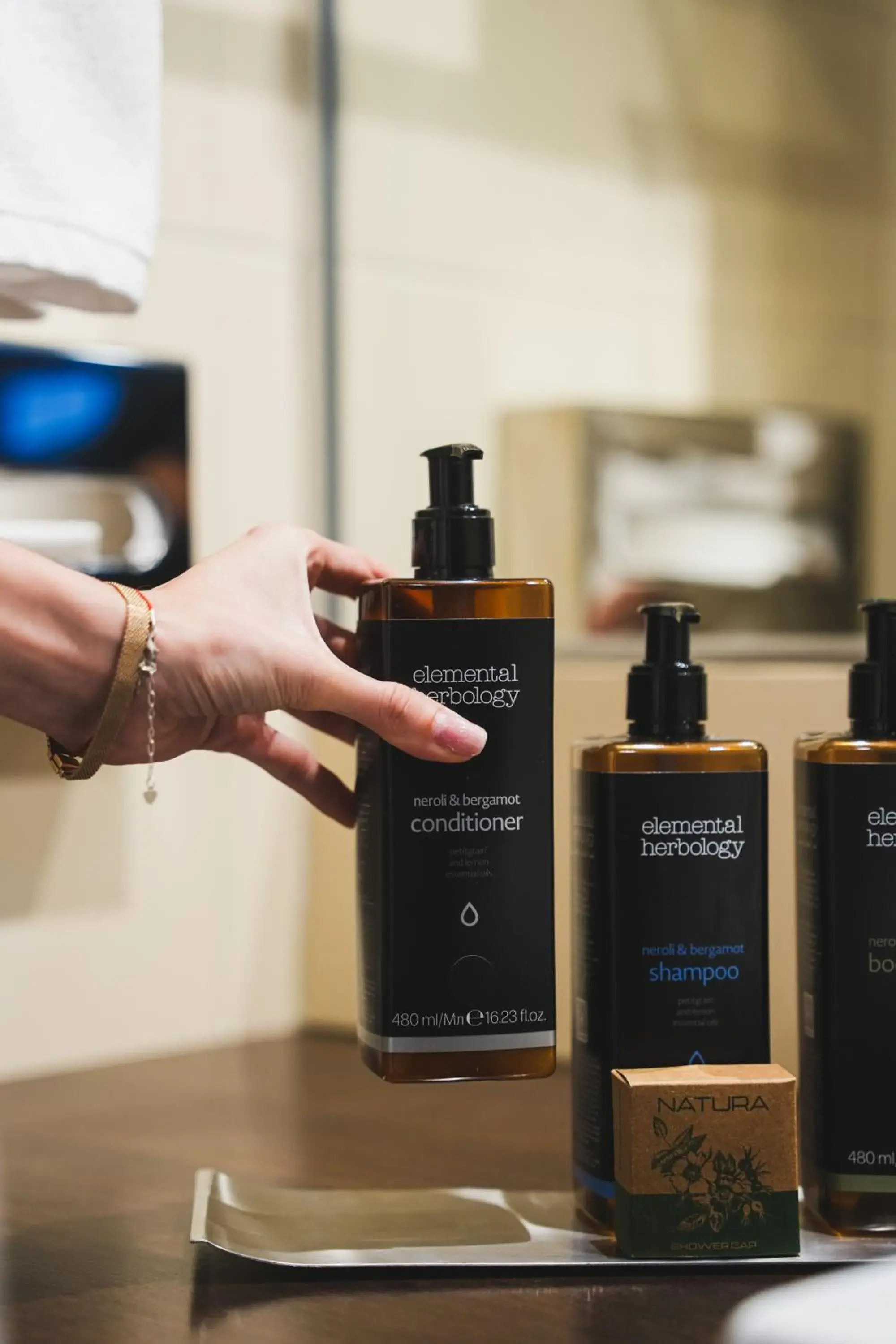 Bathroom in Bucharest Unirii Square - Handwritten Collection Bathroom in Bucharest Unirii Square - Handwritten Collection