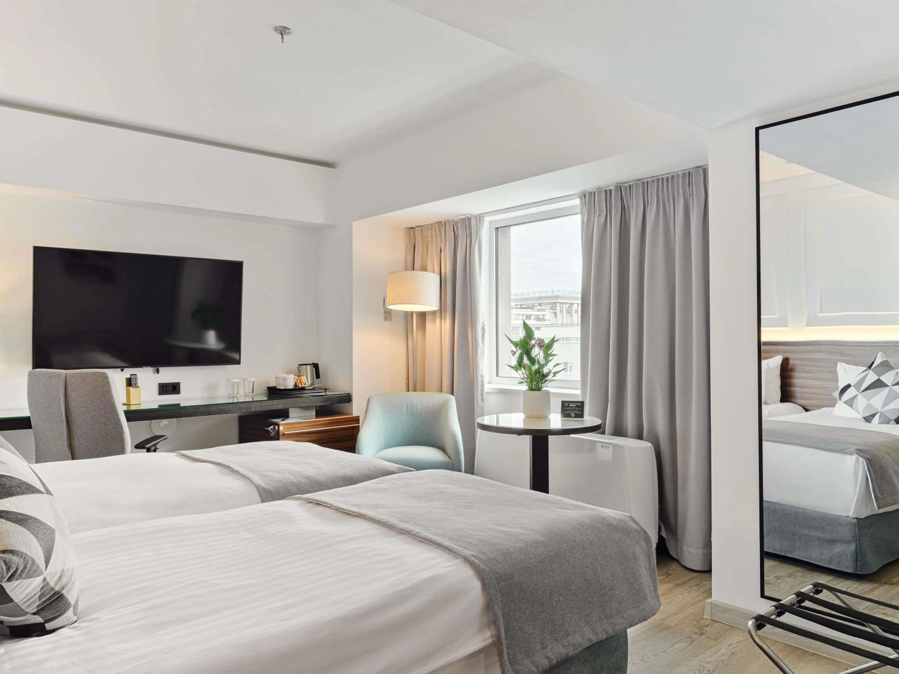 Bedroom, Bed in Bucharest Unirii Square - Handwritten Collection