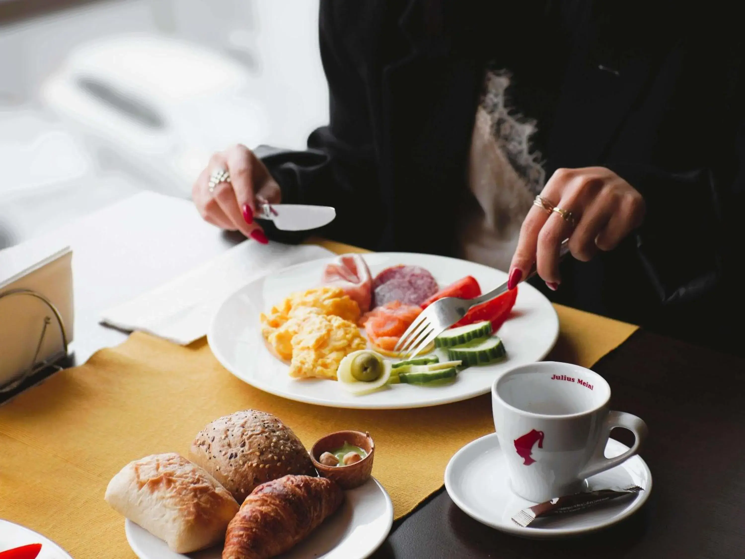 Breakfast in Bucharest Unirii Square - Handwritten Collection Breakfast in Bucharest Unirii Square - Handwritten Collection