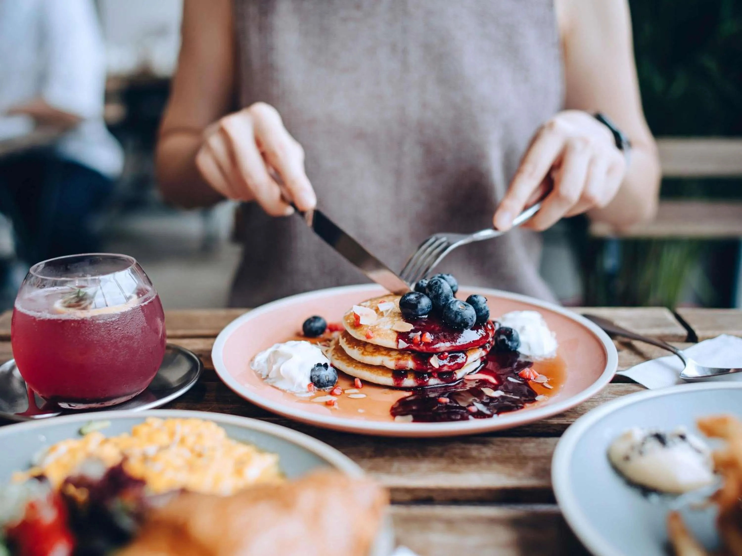 Breakfast in Bucharest Unirii Square - Handwritten Collection