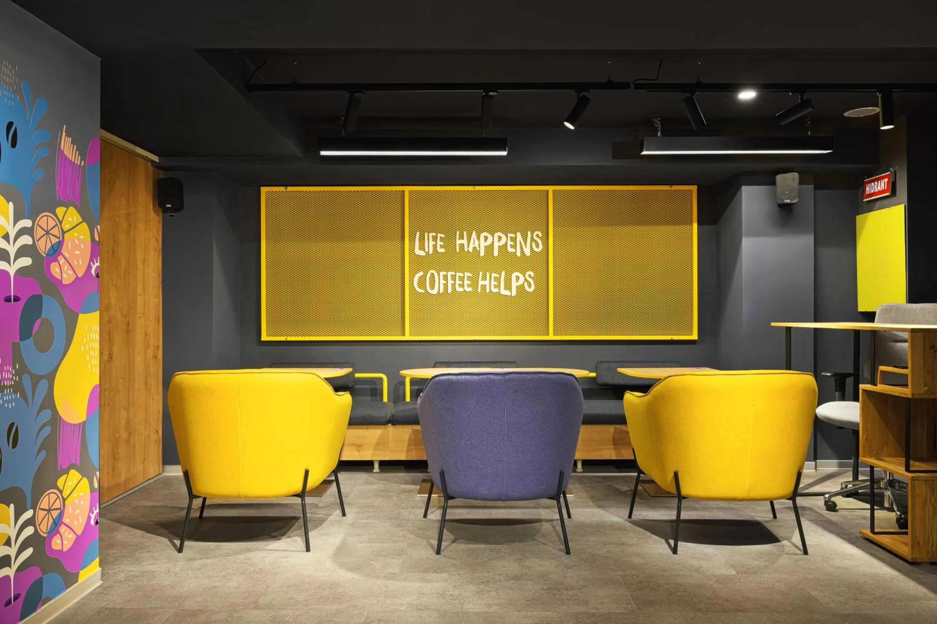 Seating area in Bucharest Unirii Square - Handwritten Collection