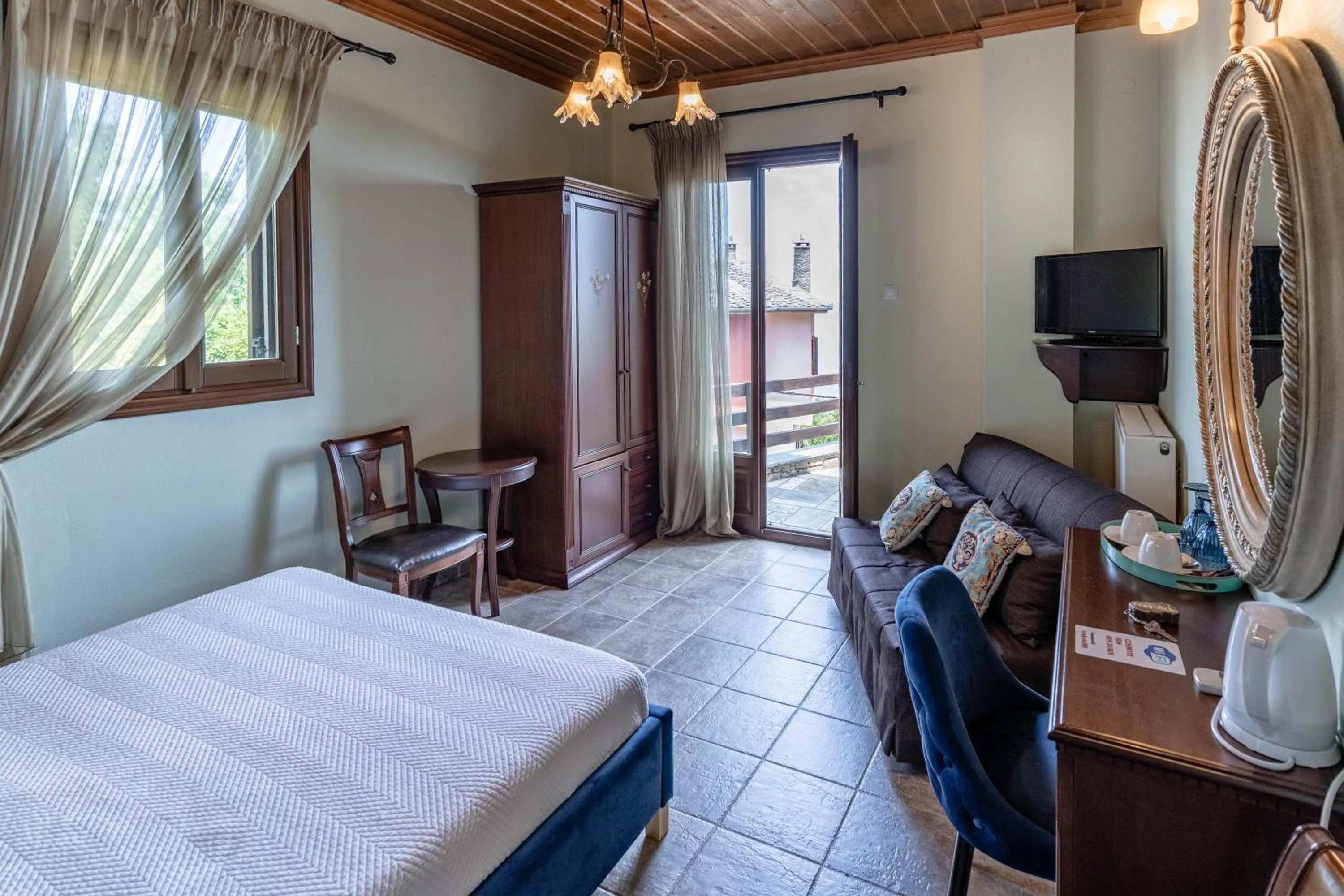 Photo of the whole room, Bed in Guesthouse Iris