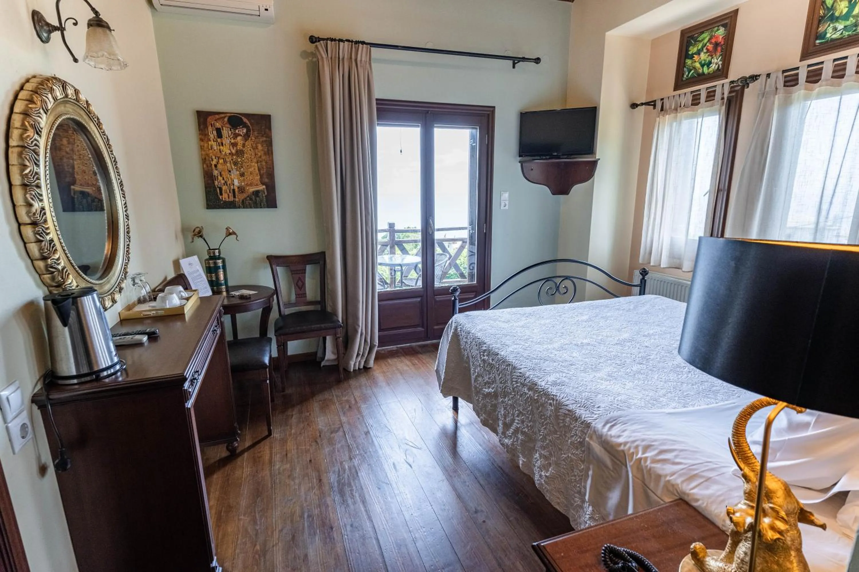 Photo of the whole room, Bed in Guesthouse Iris