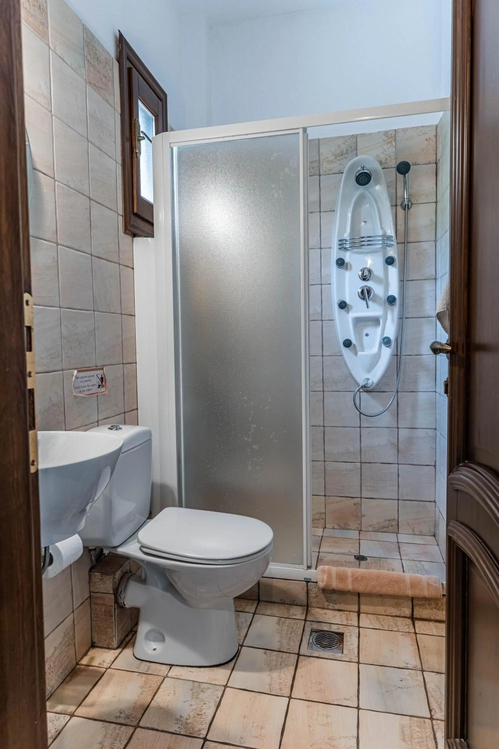 Shower in Guesthouse Iris