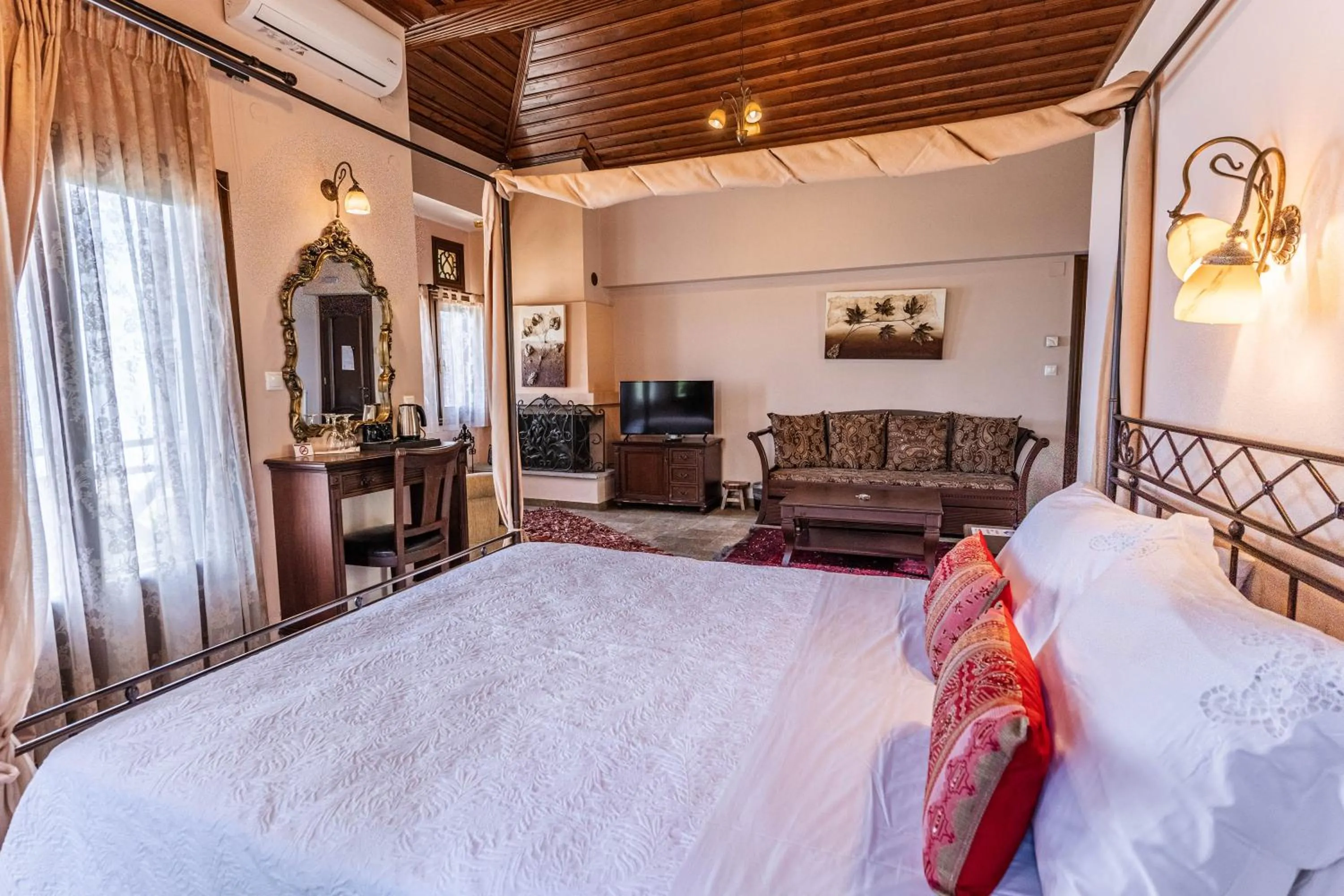 Photo of the whole room, Bed in Guesthouse Iris