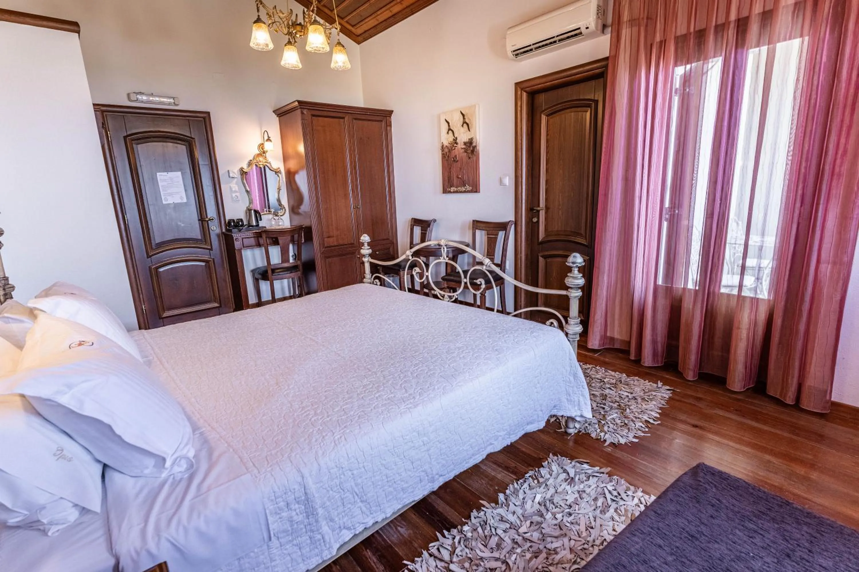 Photo of the whole room, Bed in Guesthouse Iris