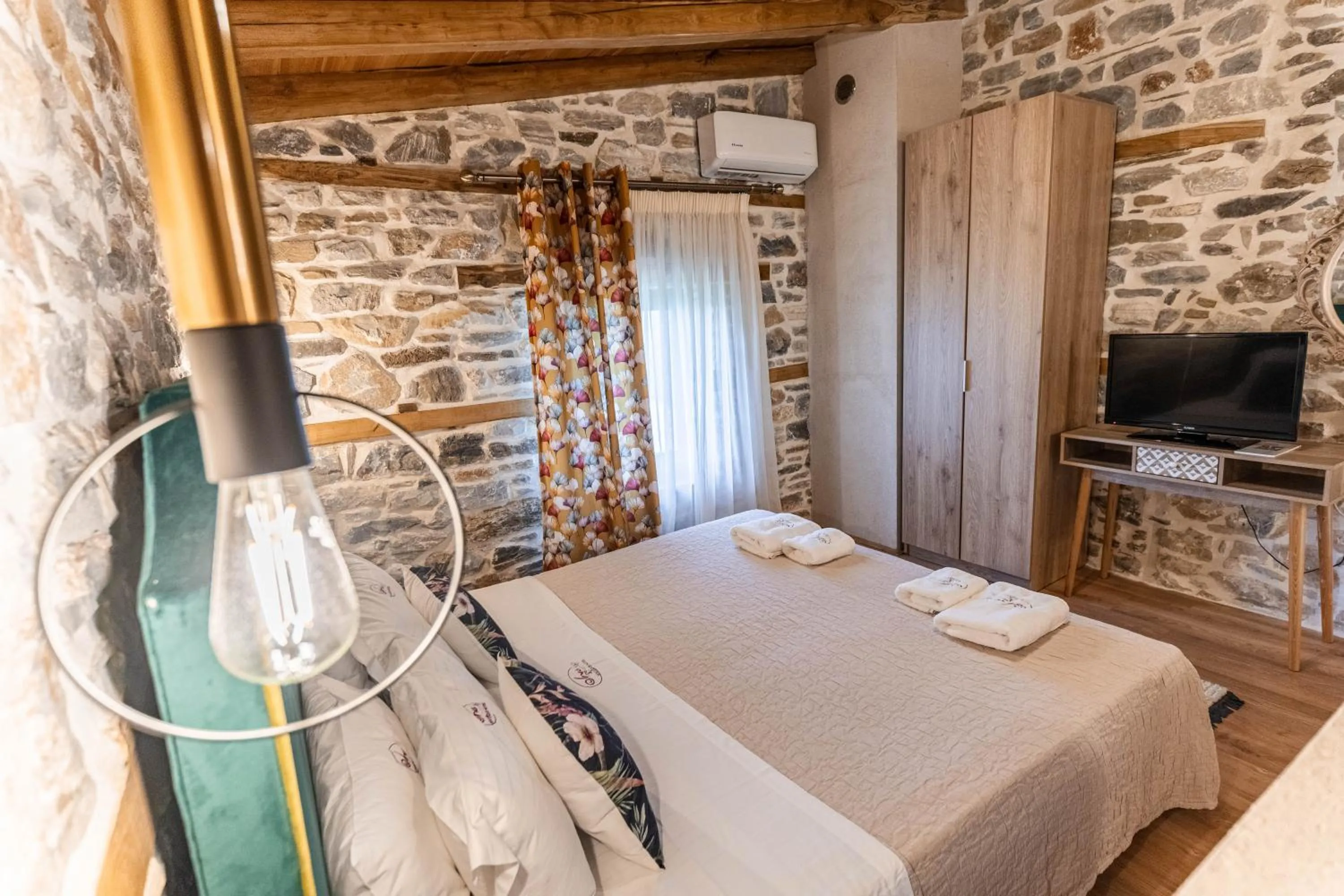 Photo of the whole room, Bed in Guesthouse Iris
