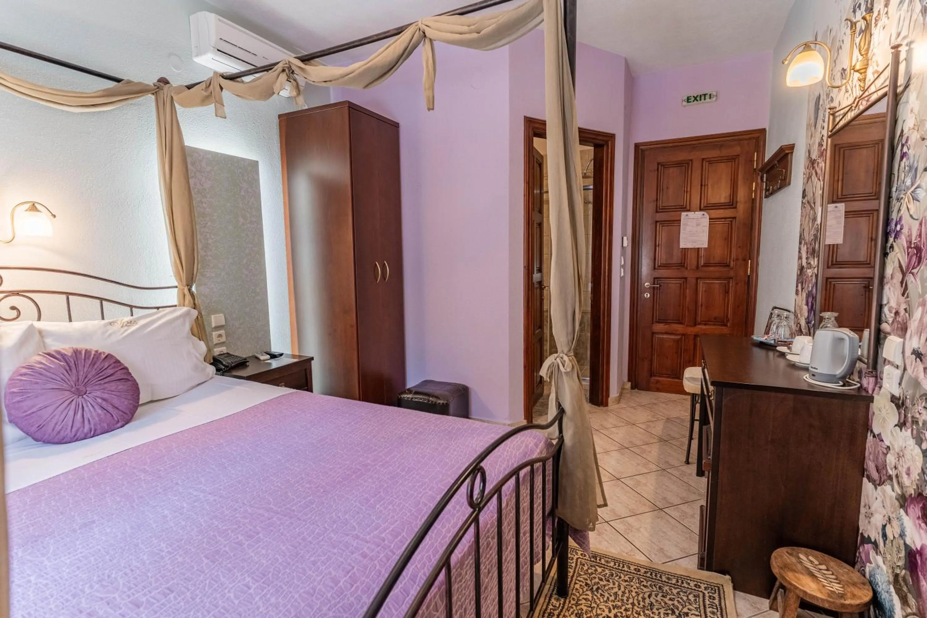 Photo of the whole room, Bed in Guesthouse Iris