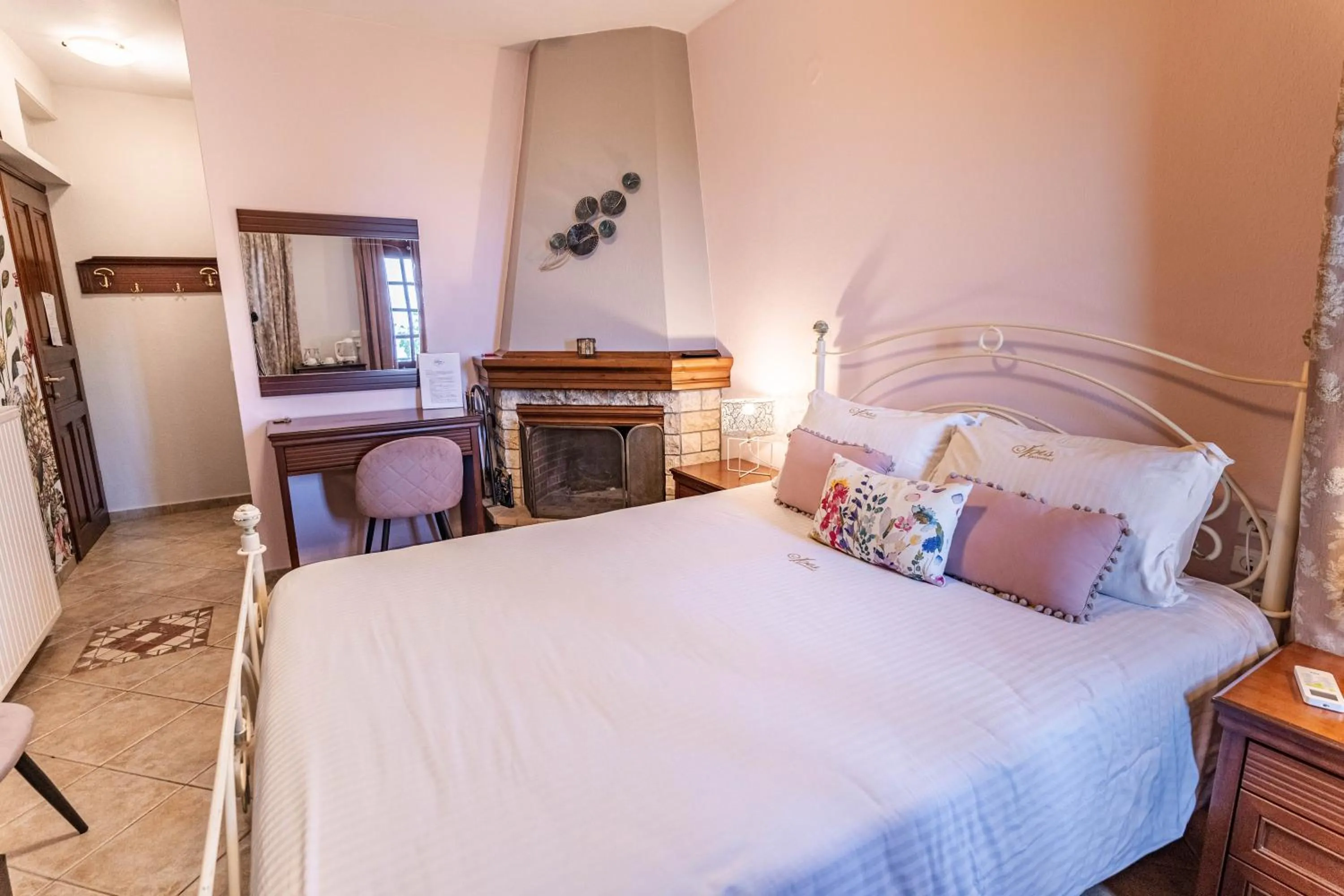 Photo of the whole room, Bed in Guesthouse Iris