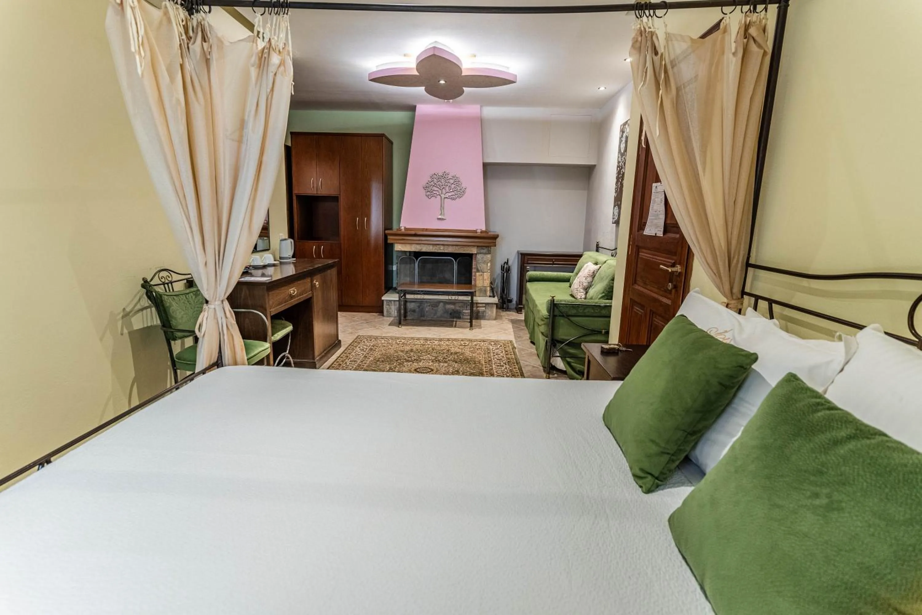 Photo of the whole room, Bed in Guesthouse Iris