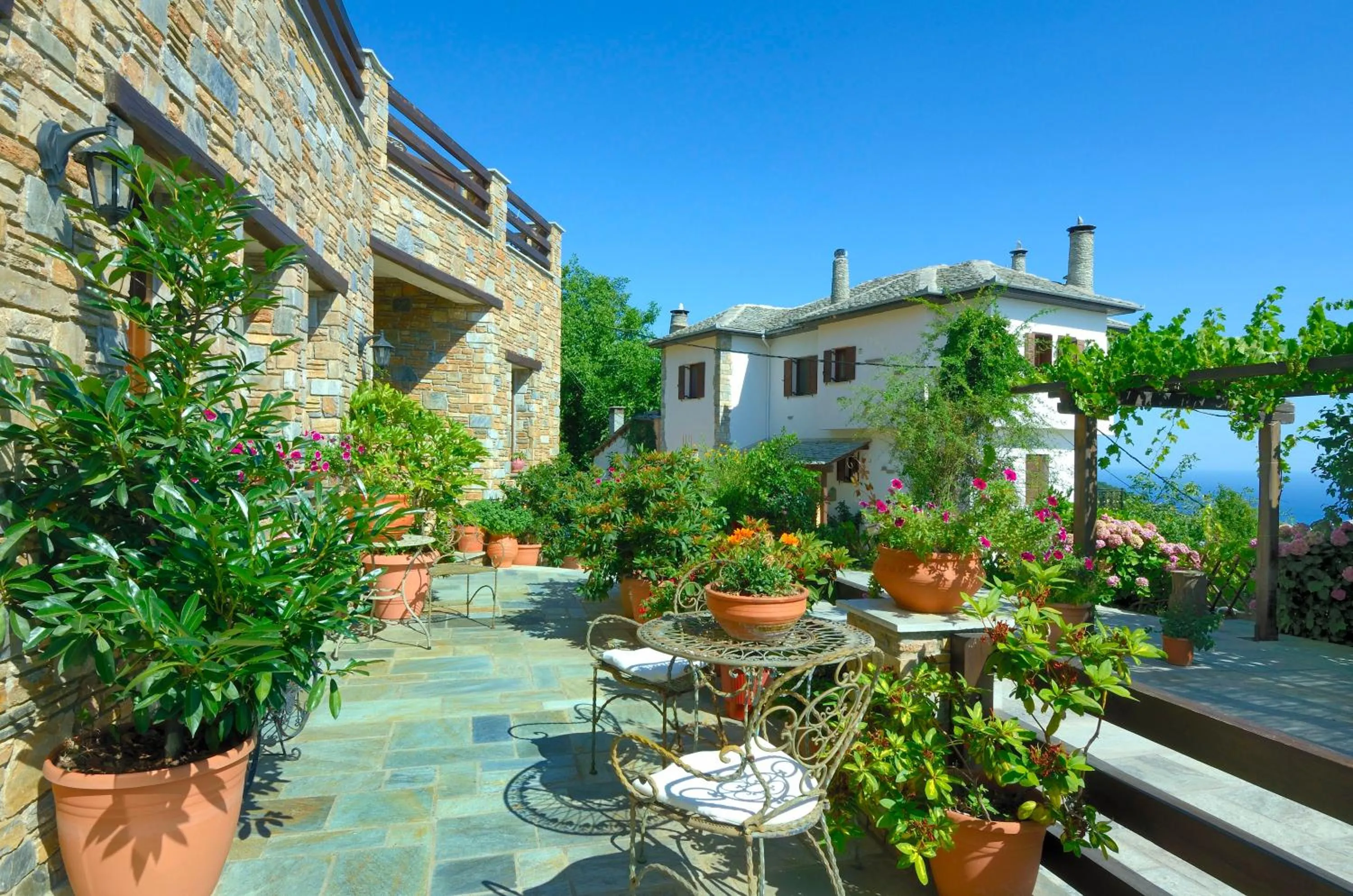 Property building in Guesthouse Iris
