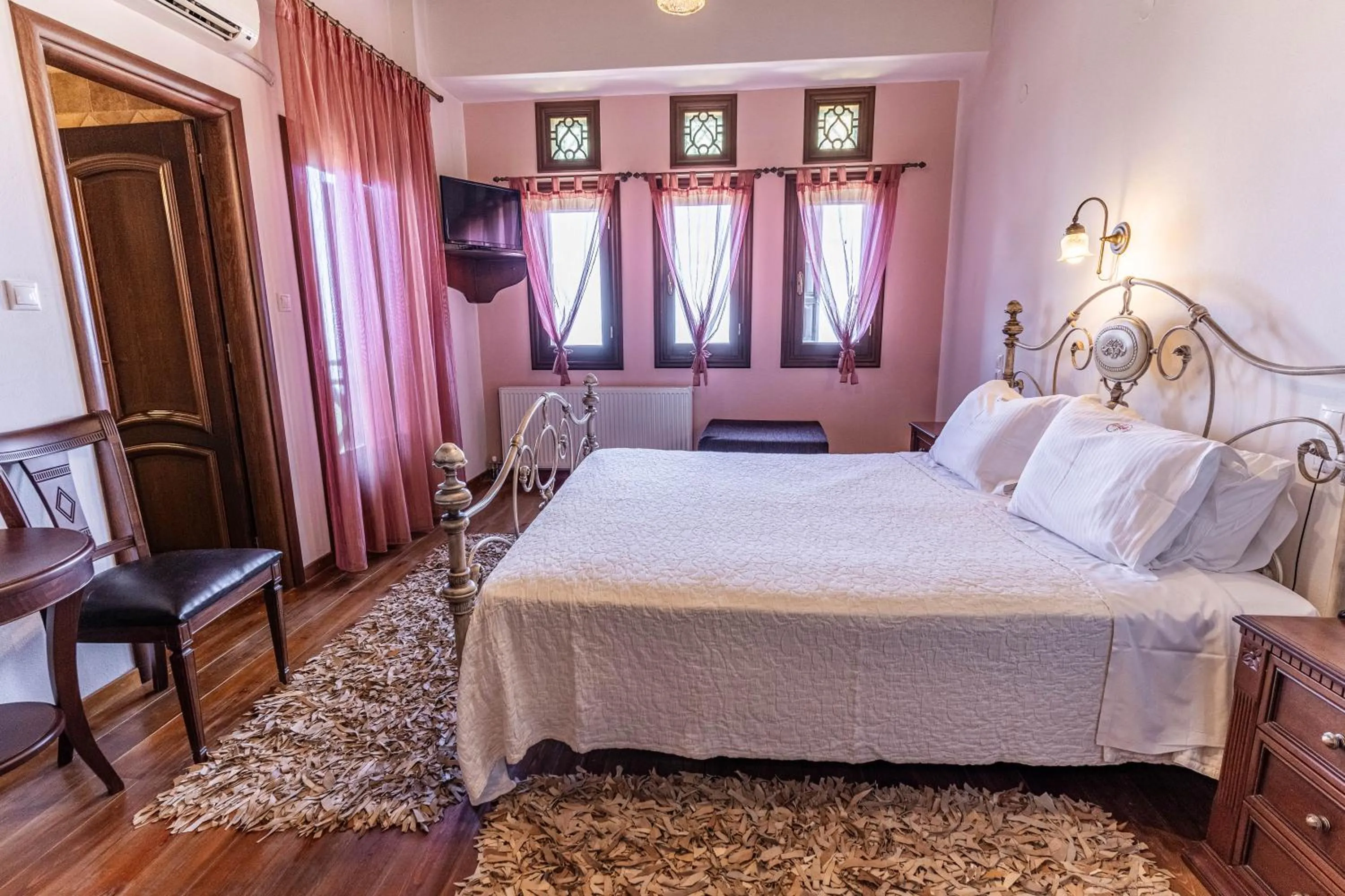 Photo of the whole room, Bed in Guesthouse Iris