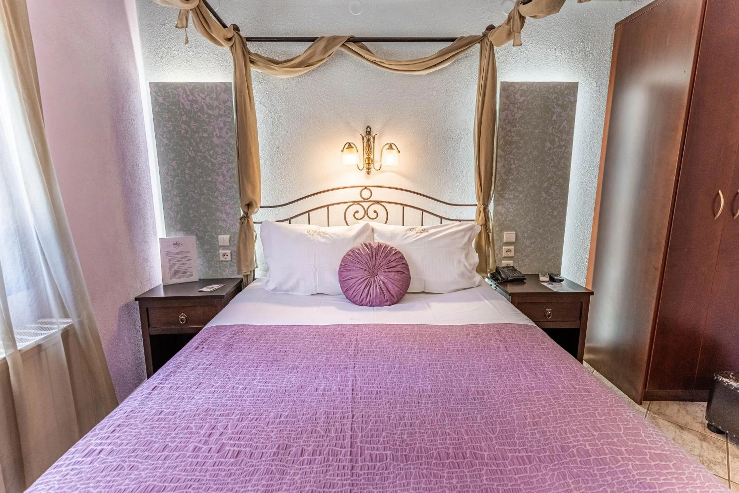 Photo of the whole room, Bed in Guesthouse Iris