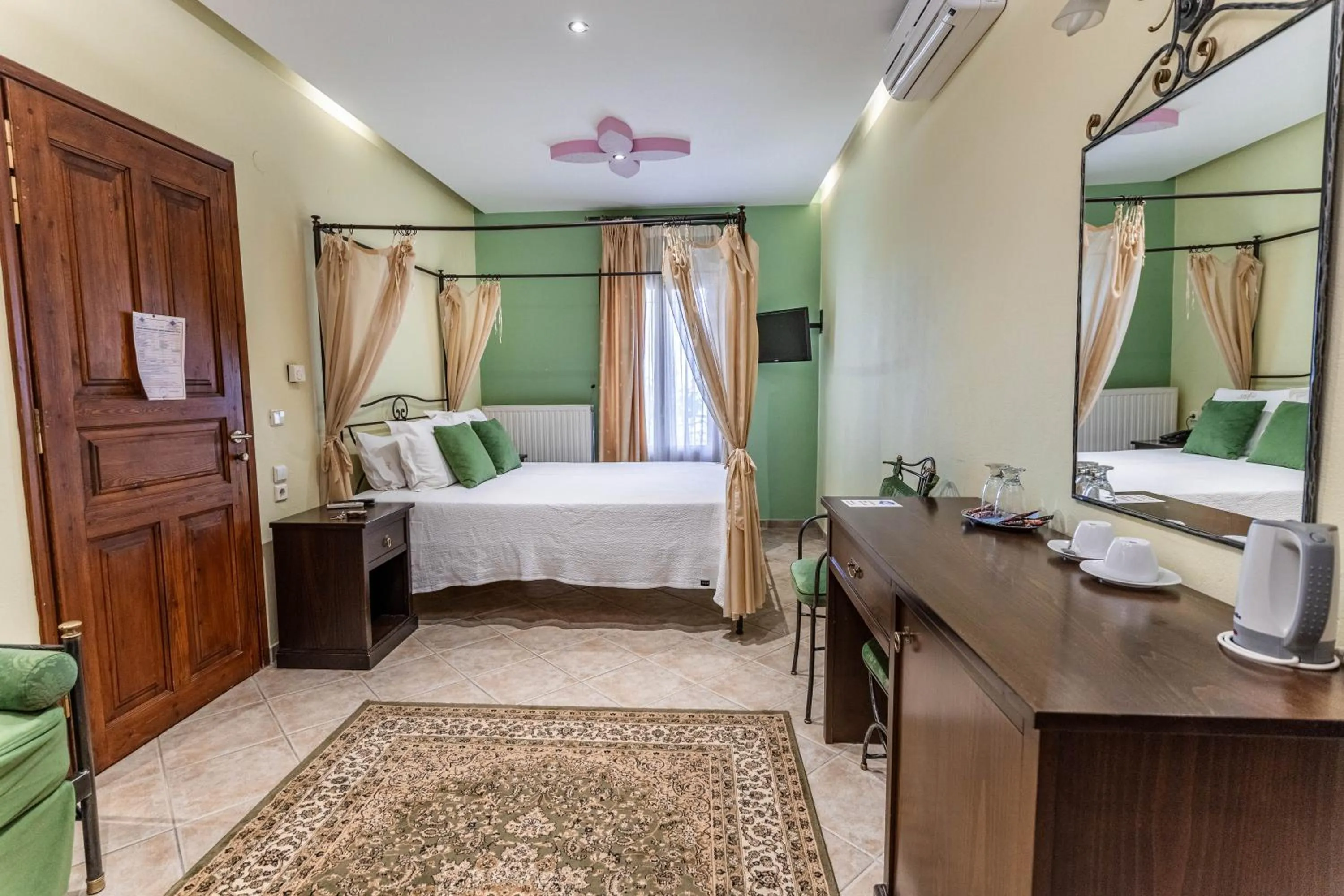 Photo of the whole room, Bed in Guesthouse Iris