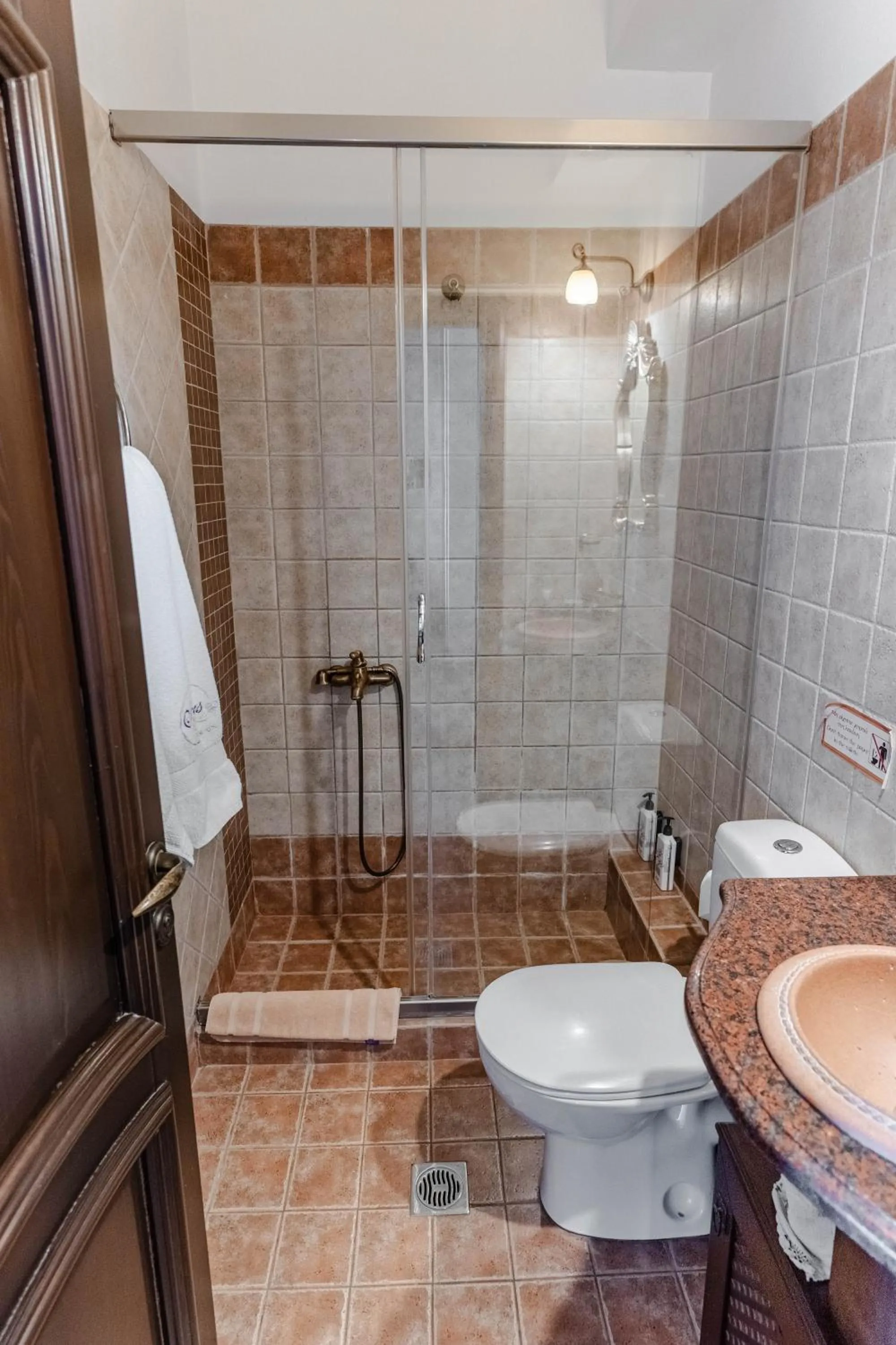 Shower in Guesthouse Iris