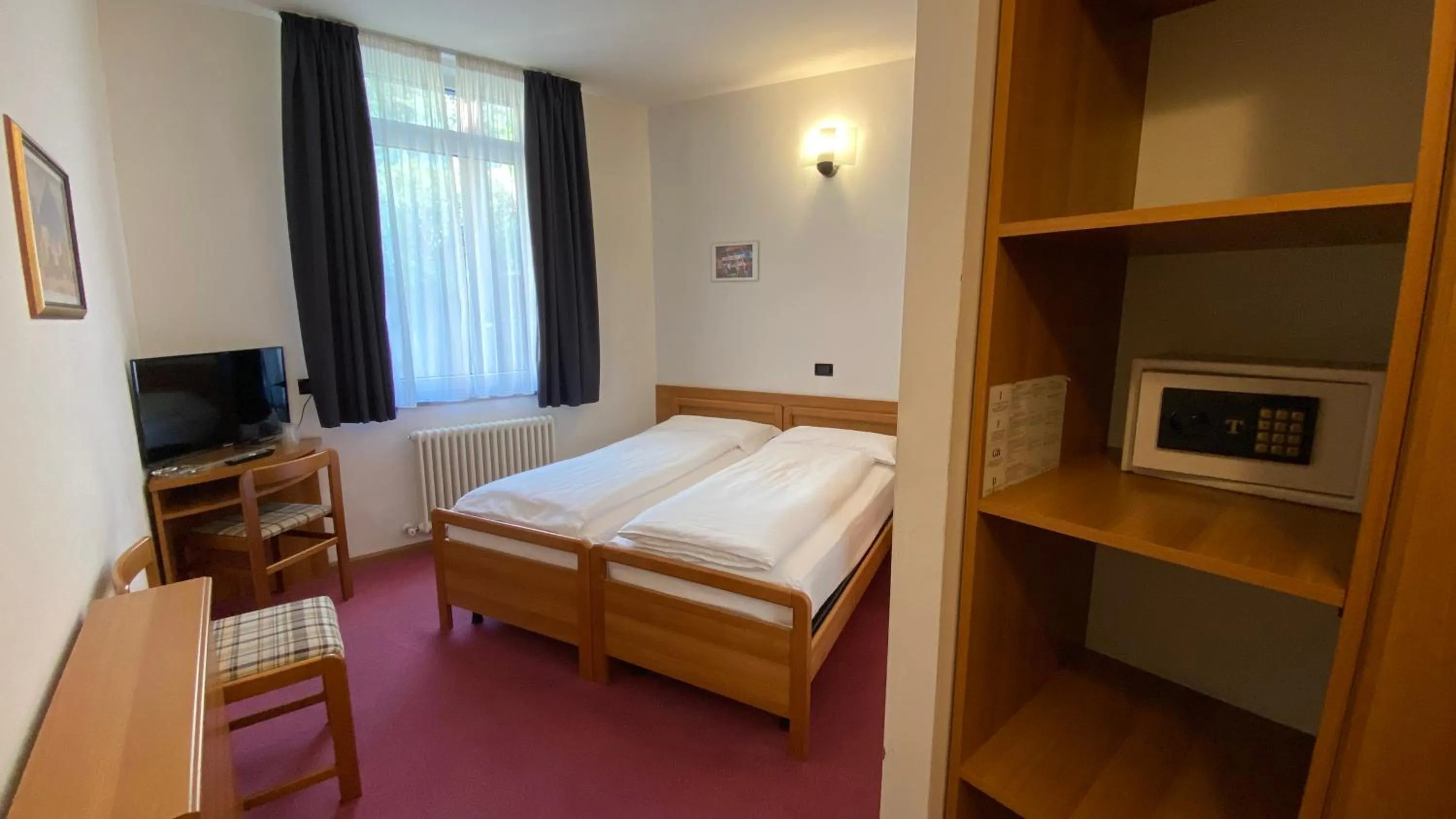 Bedroom, Bed in Hotel Varone Alberello