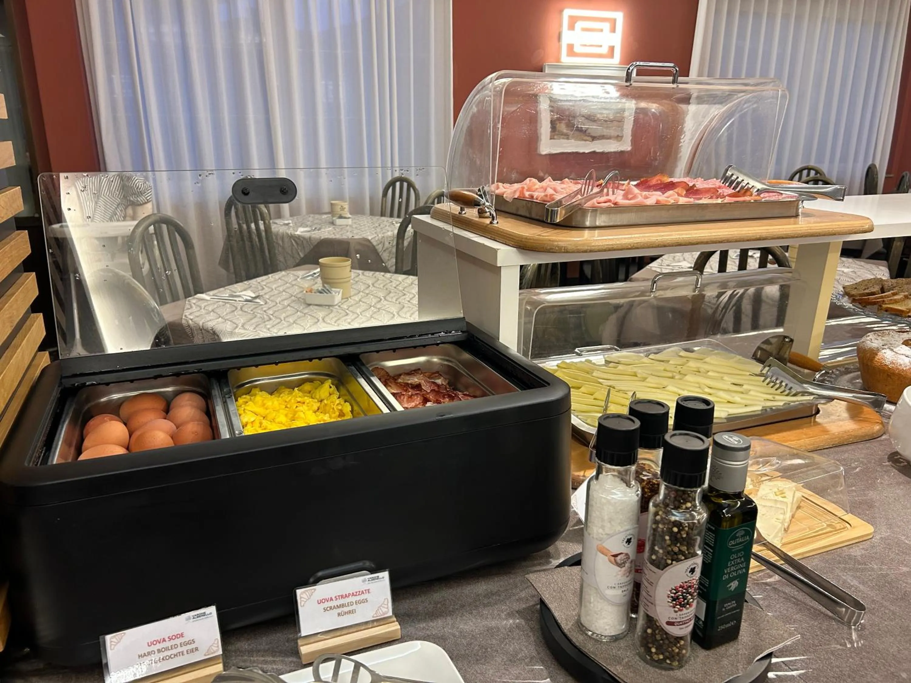 Buffet breakfast in Hotel Alberello - Varone