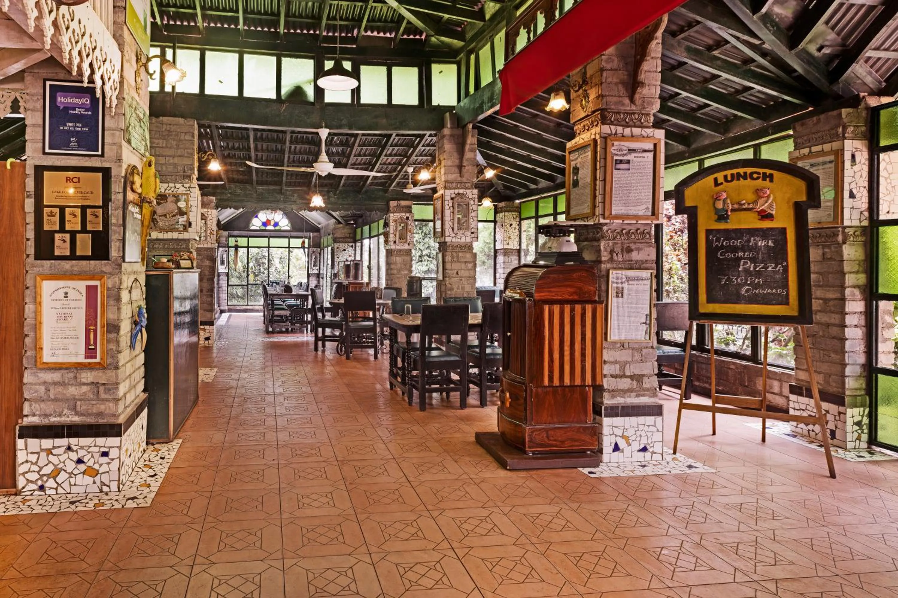 Restaurant/places to eat in INDeco Lake Forest