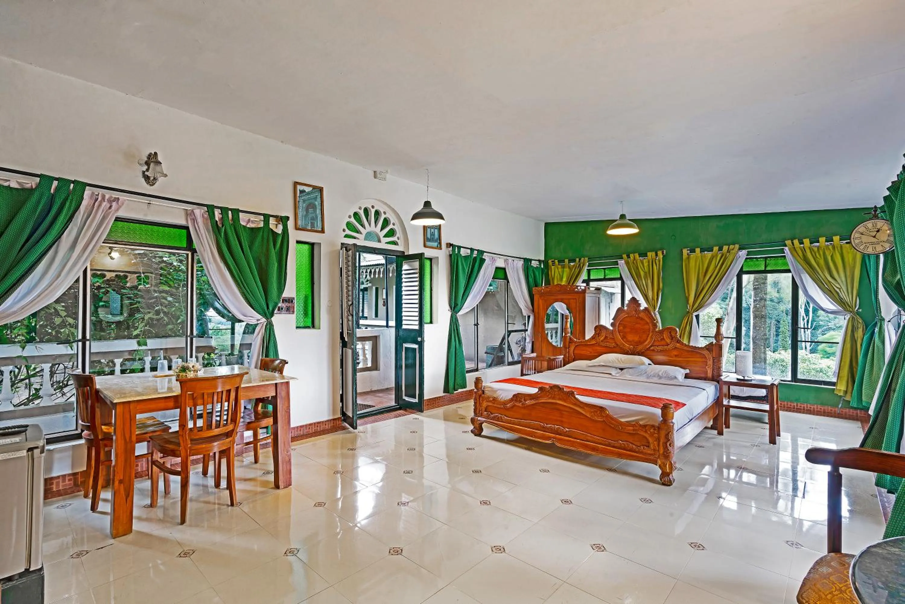 Bed in INDeco Lake Forest