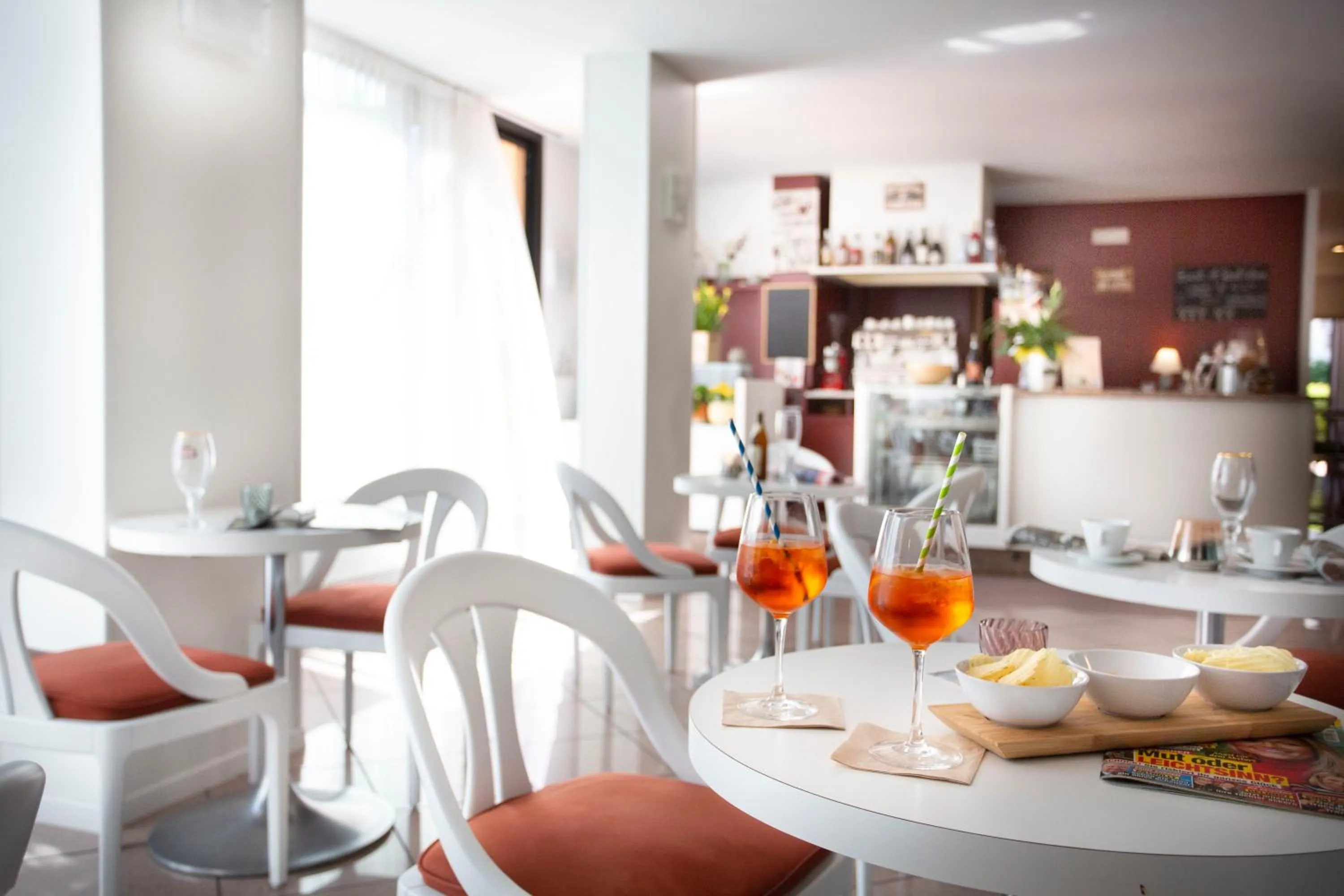 Lounge or bar in SunLake Hotel