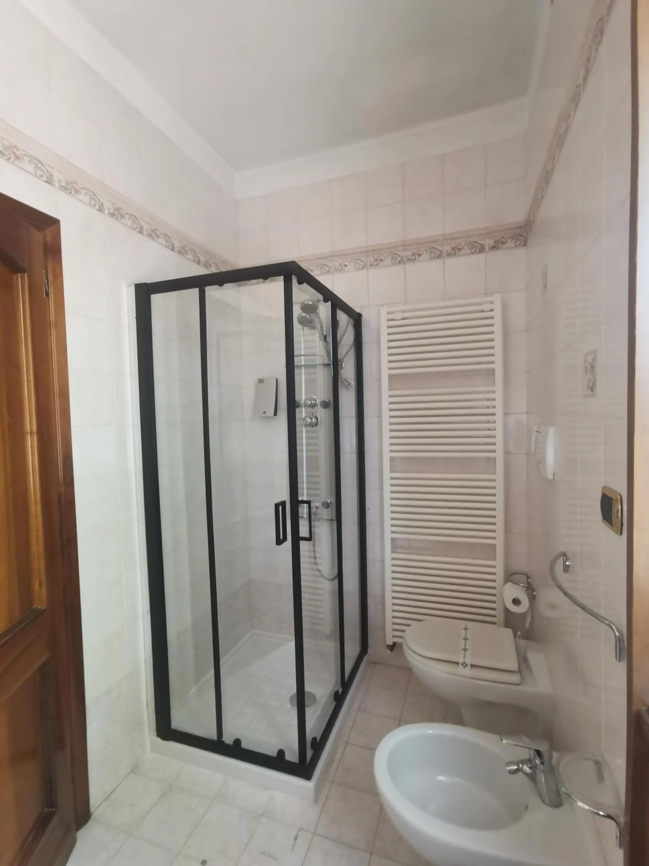 Shower in SunLake Hotel