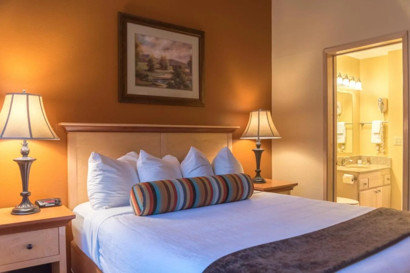 Shower, Bed in Whispering Woods Resort