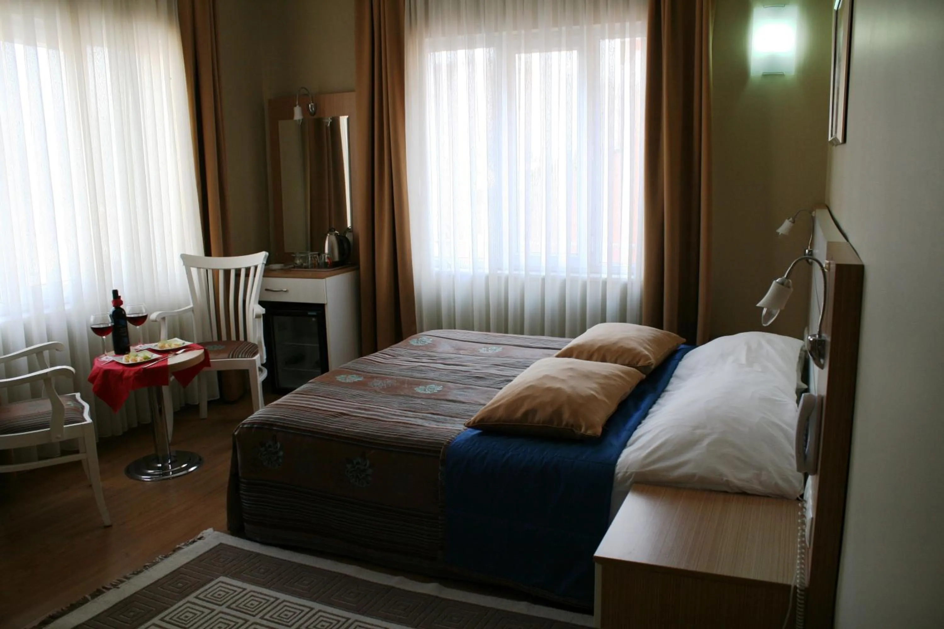 Photo of the whole room, Bed in Khalkedon Hotel Istanbul