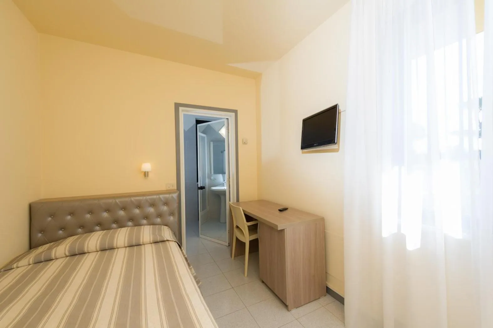 Bed in Hotel Gemma Del Mare