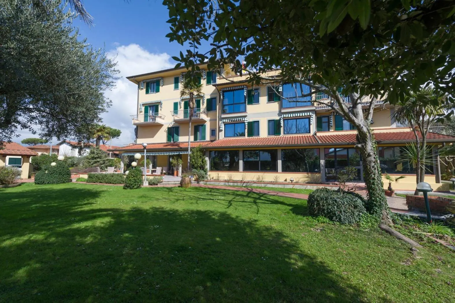 Property building in Hotel Gemma Del Mare