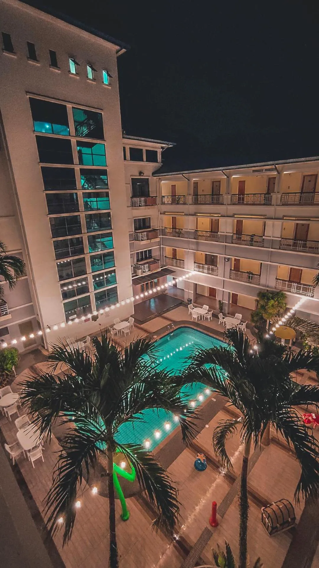 Swimming pool in StarLodge