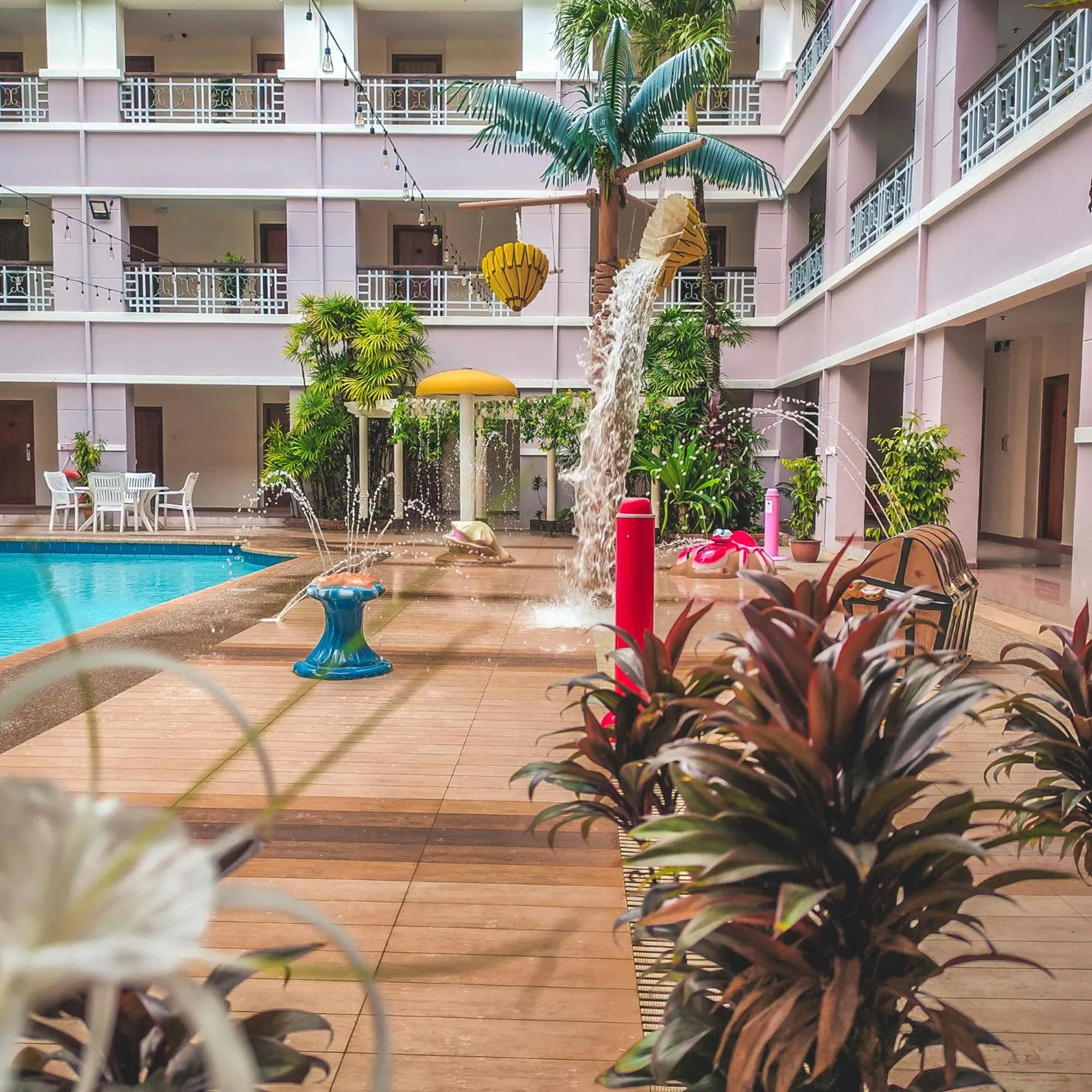 Swimming pool in StarLodge