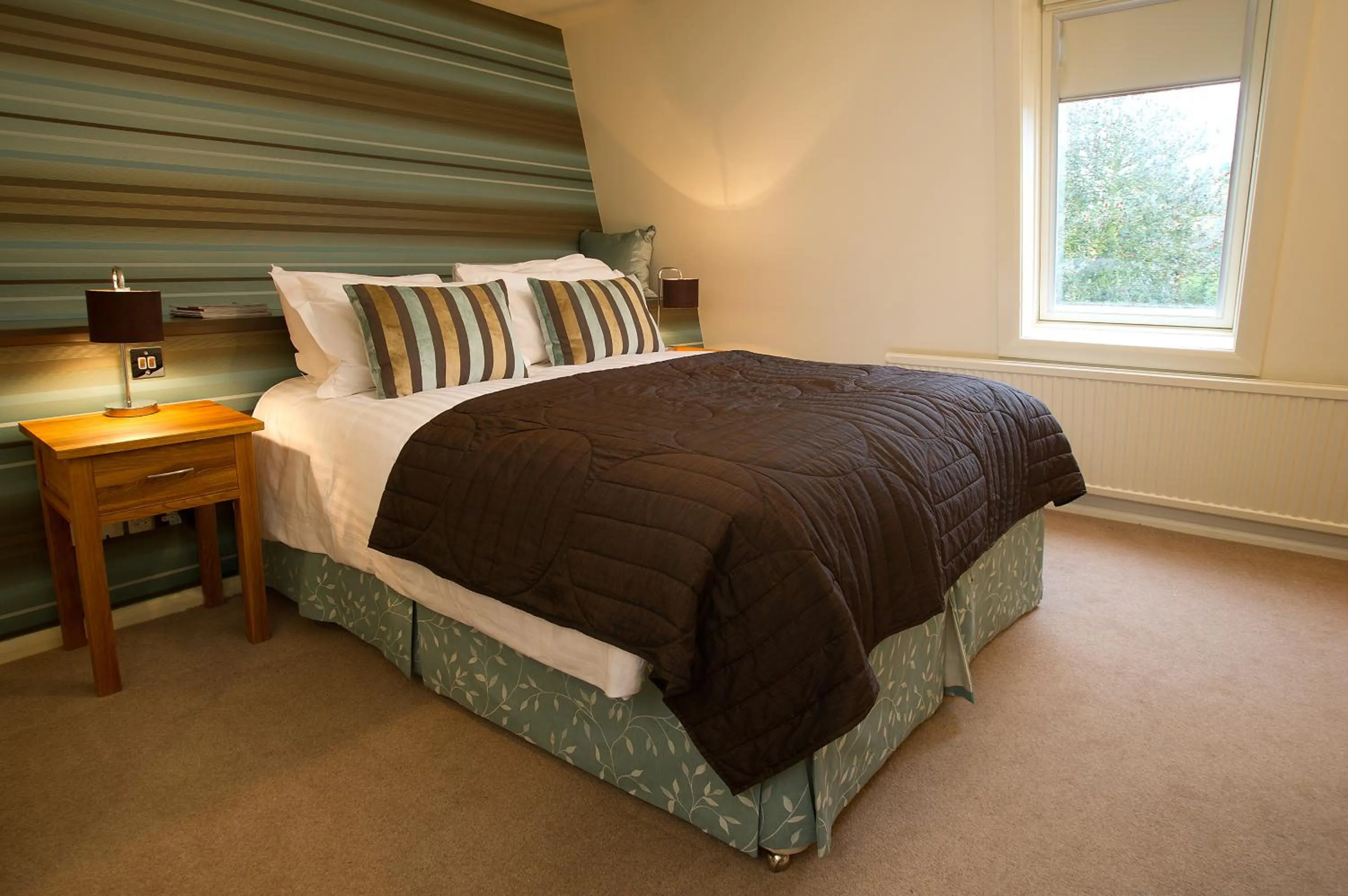 Photo of the whole room, Bed in The Marquess of Exeter