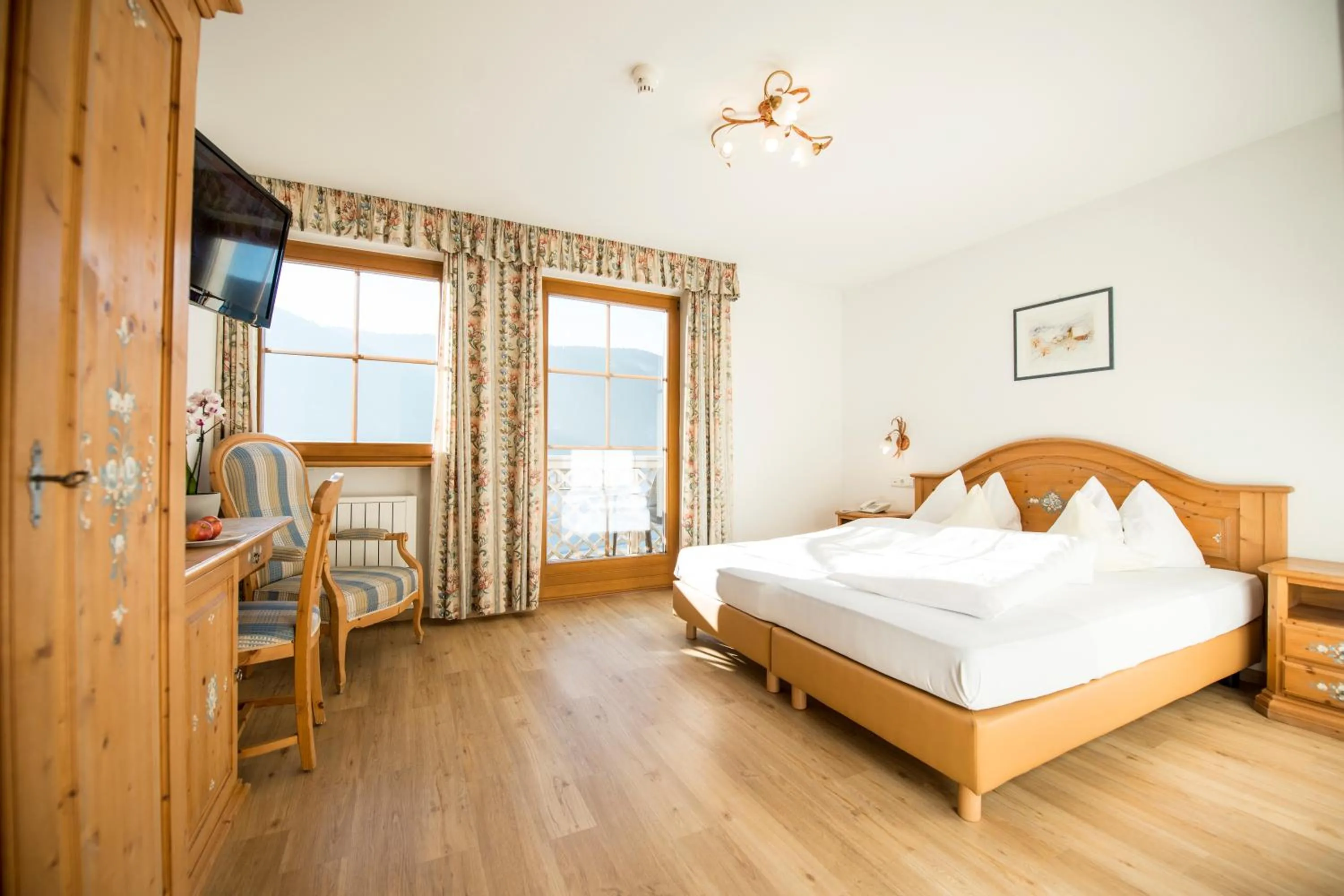 Photo of the whole room, Bed in Turmhotel Gschwendt