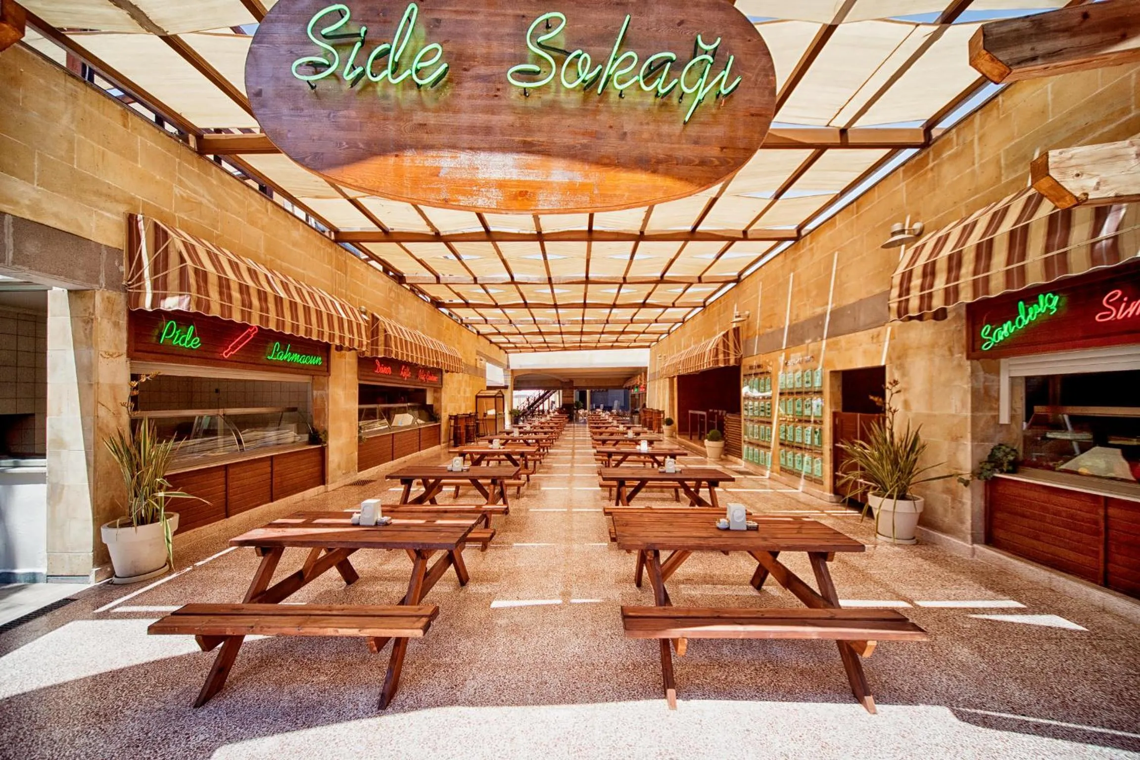Restaurant/places to eat in Sueno Hotels Beach Side