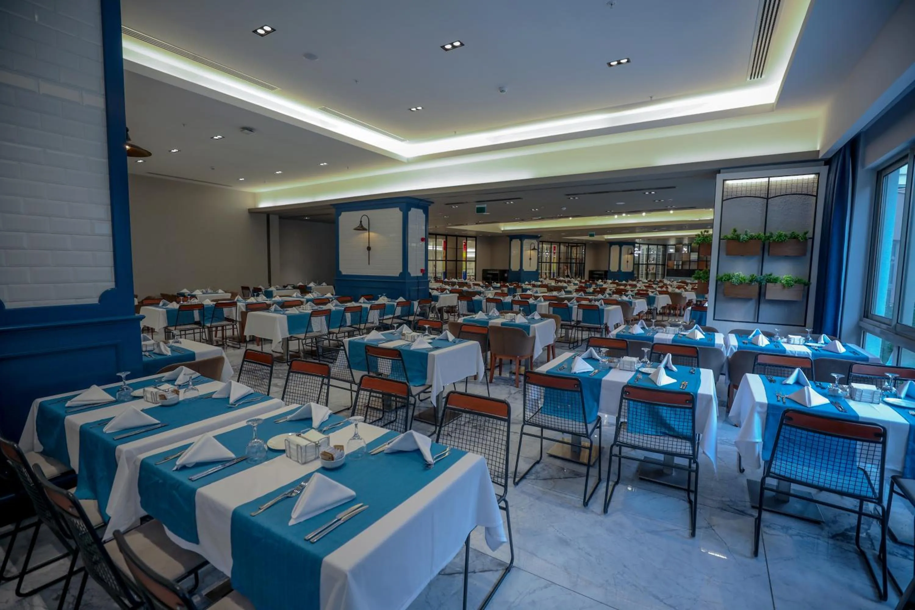 Restaurant/places to eat in Sueno Hotels Beach Side