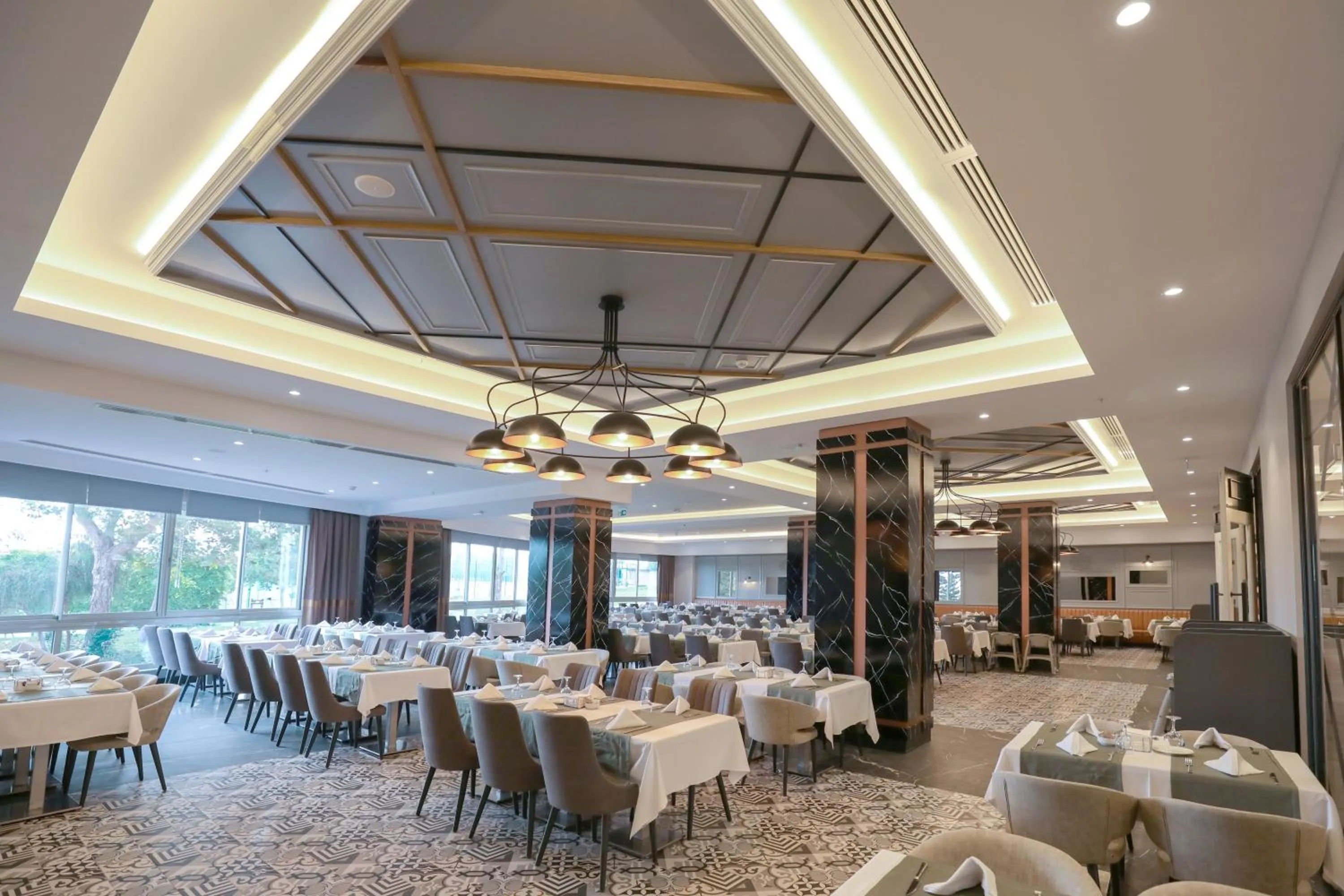 Restaurant/places to eat in Sueno Hotels Beach Side