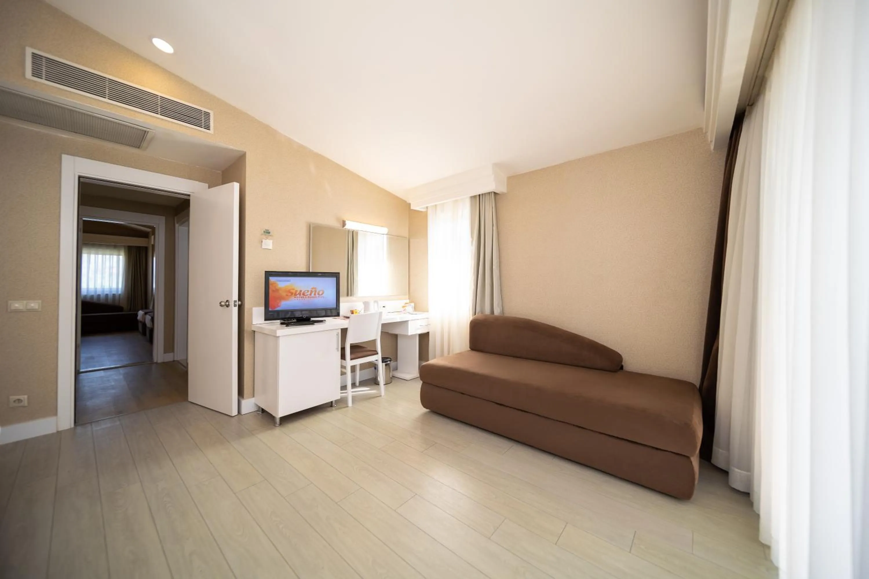 TV and multimedia in Sueno Hotels Beach Side