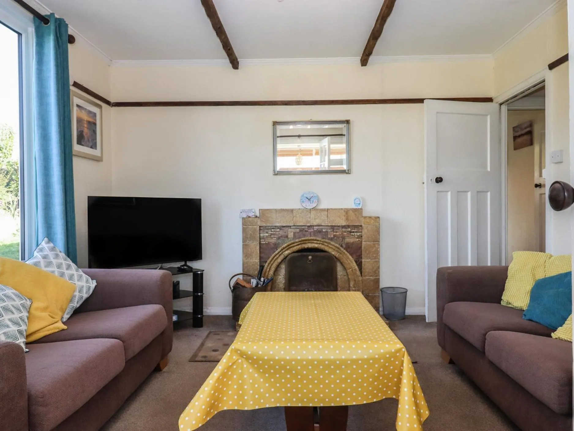 Property building in Highdown