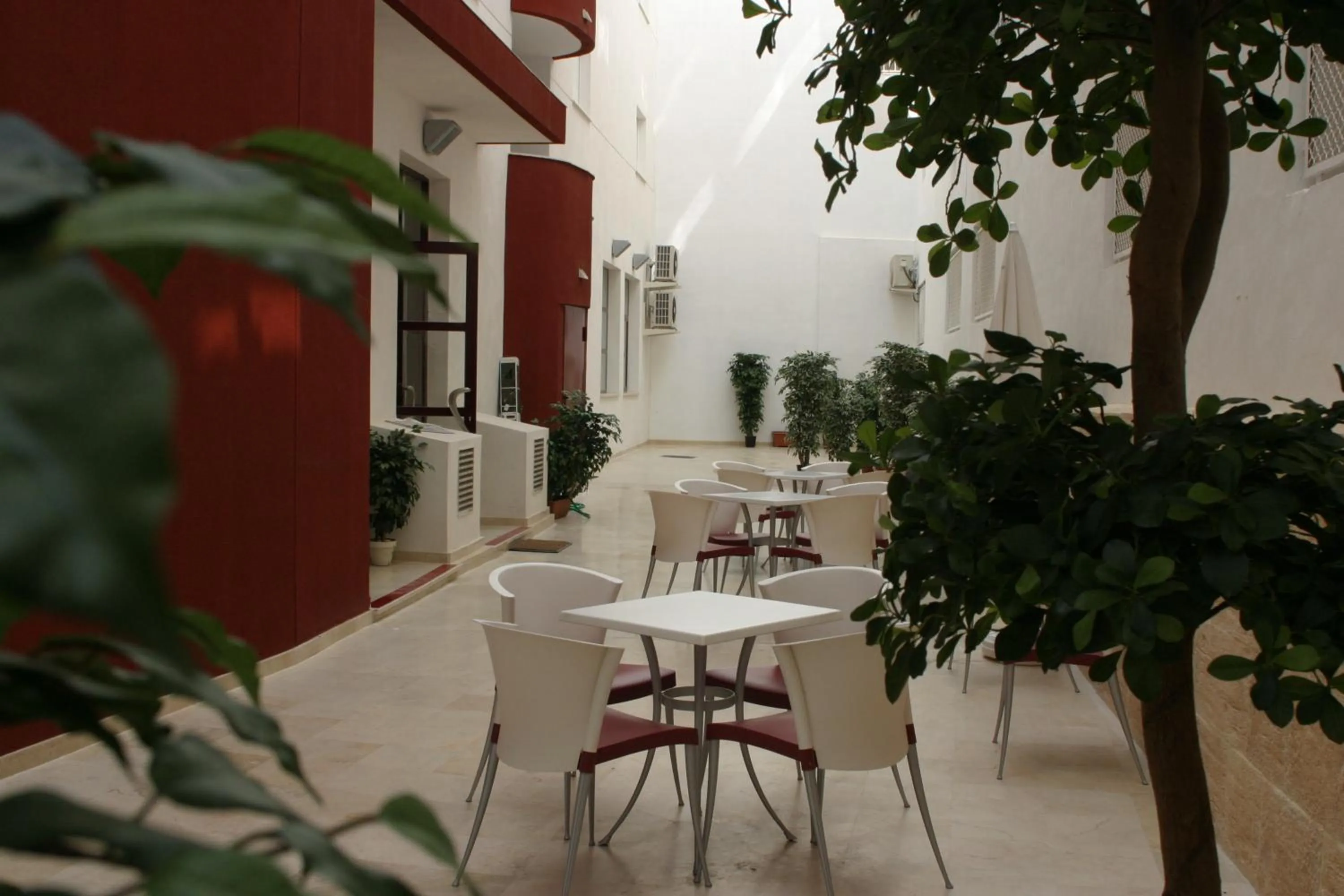 Patio in Aparthotel Milord's Suites