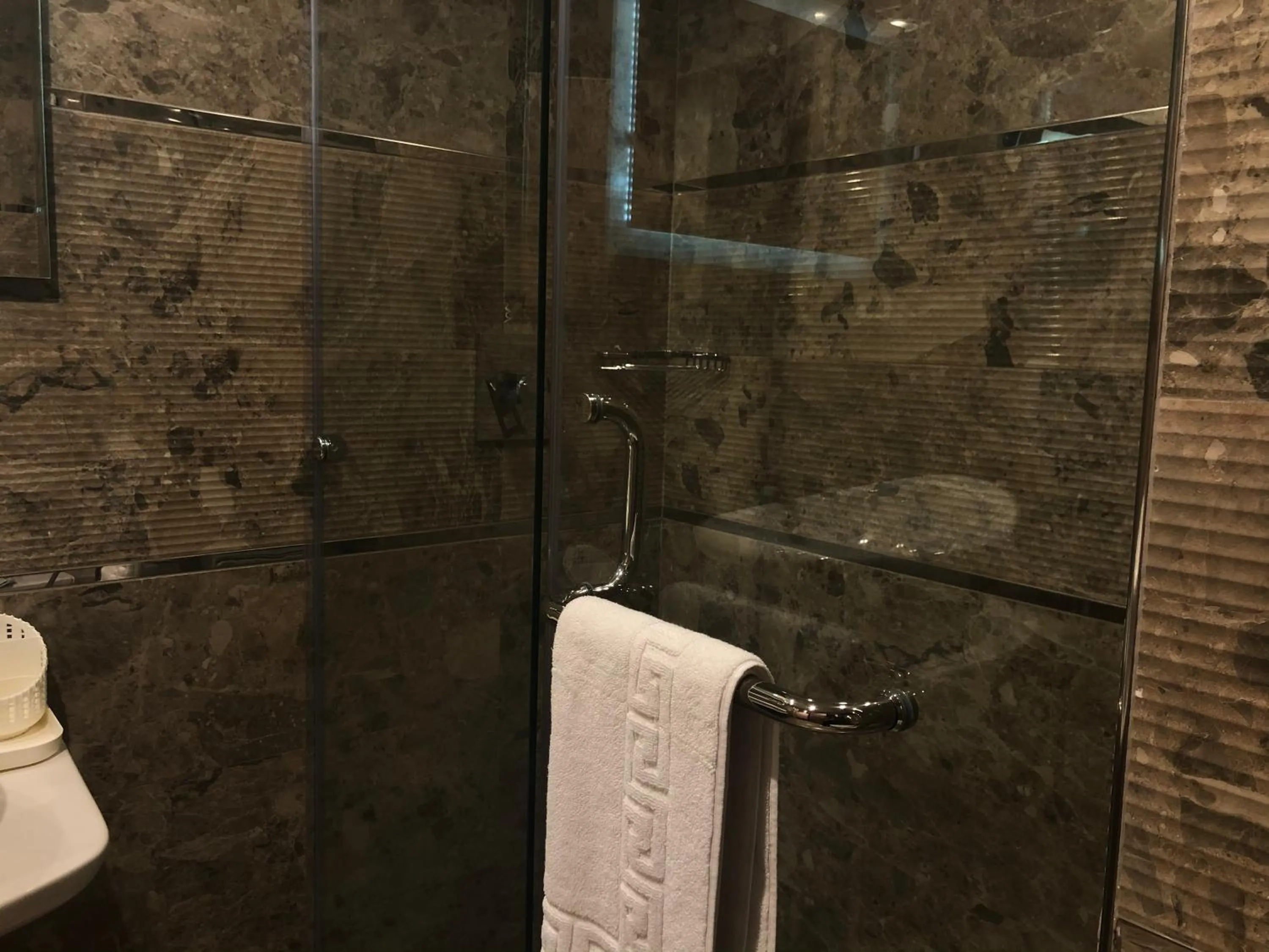 Bathroom in Santana Hotel Cairo