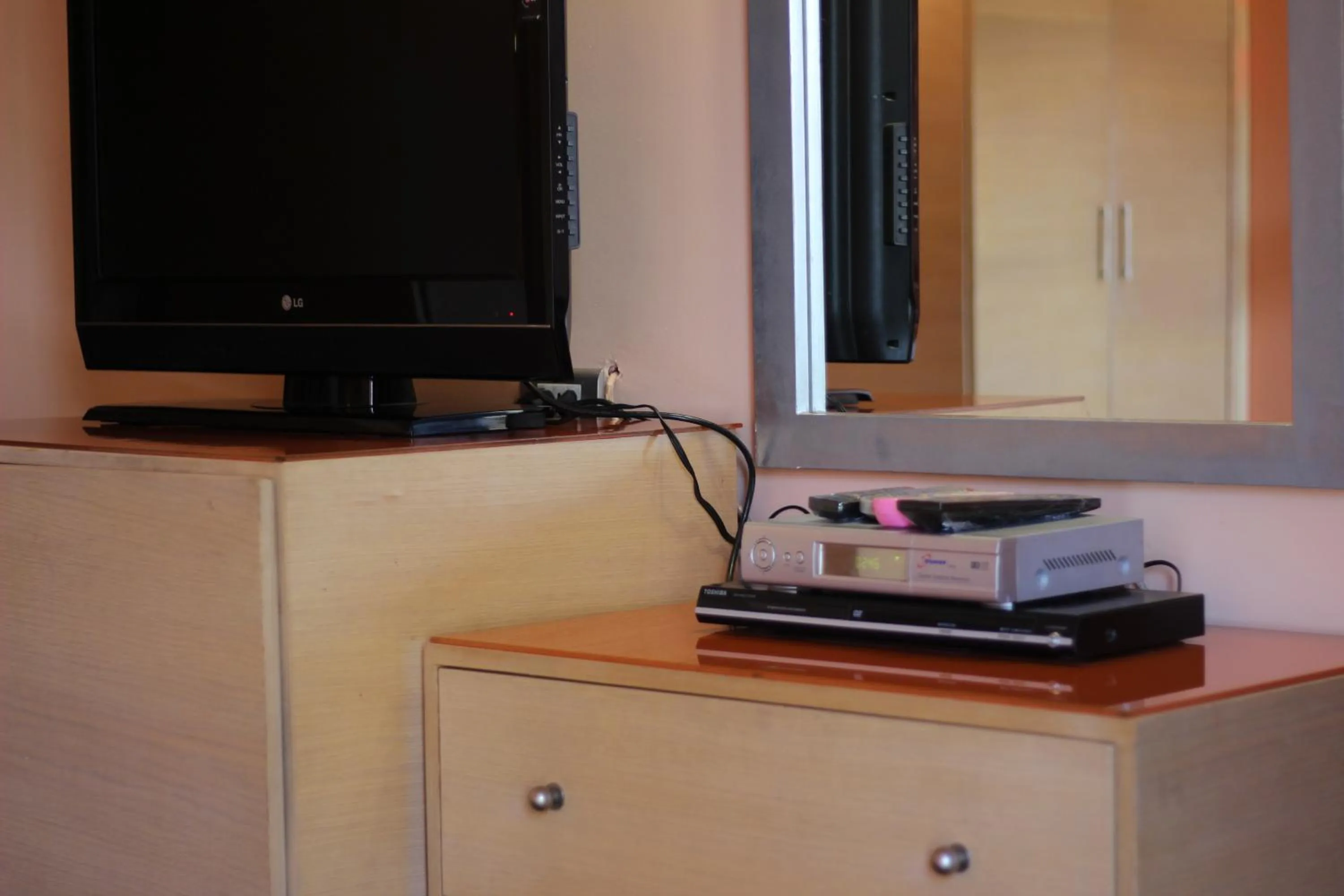 TV and multimedia in Santana Hotel Cairo