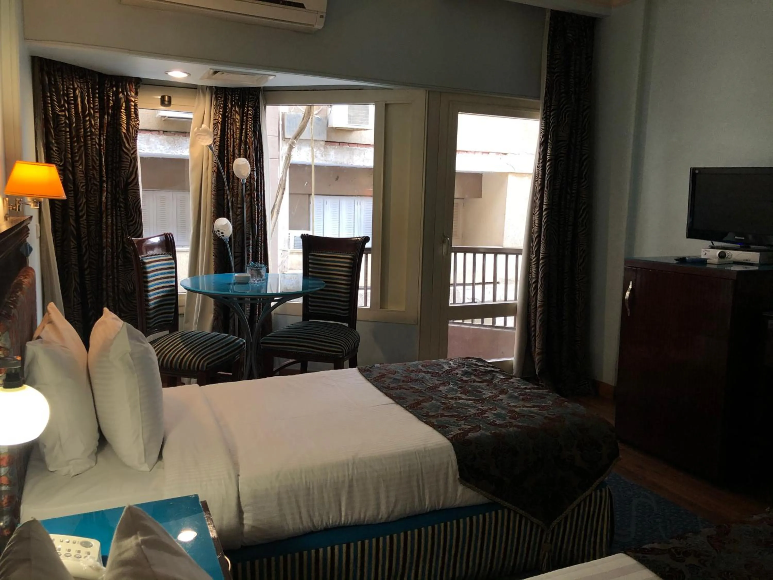 Bed in Santana Hotel Cairo